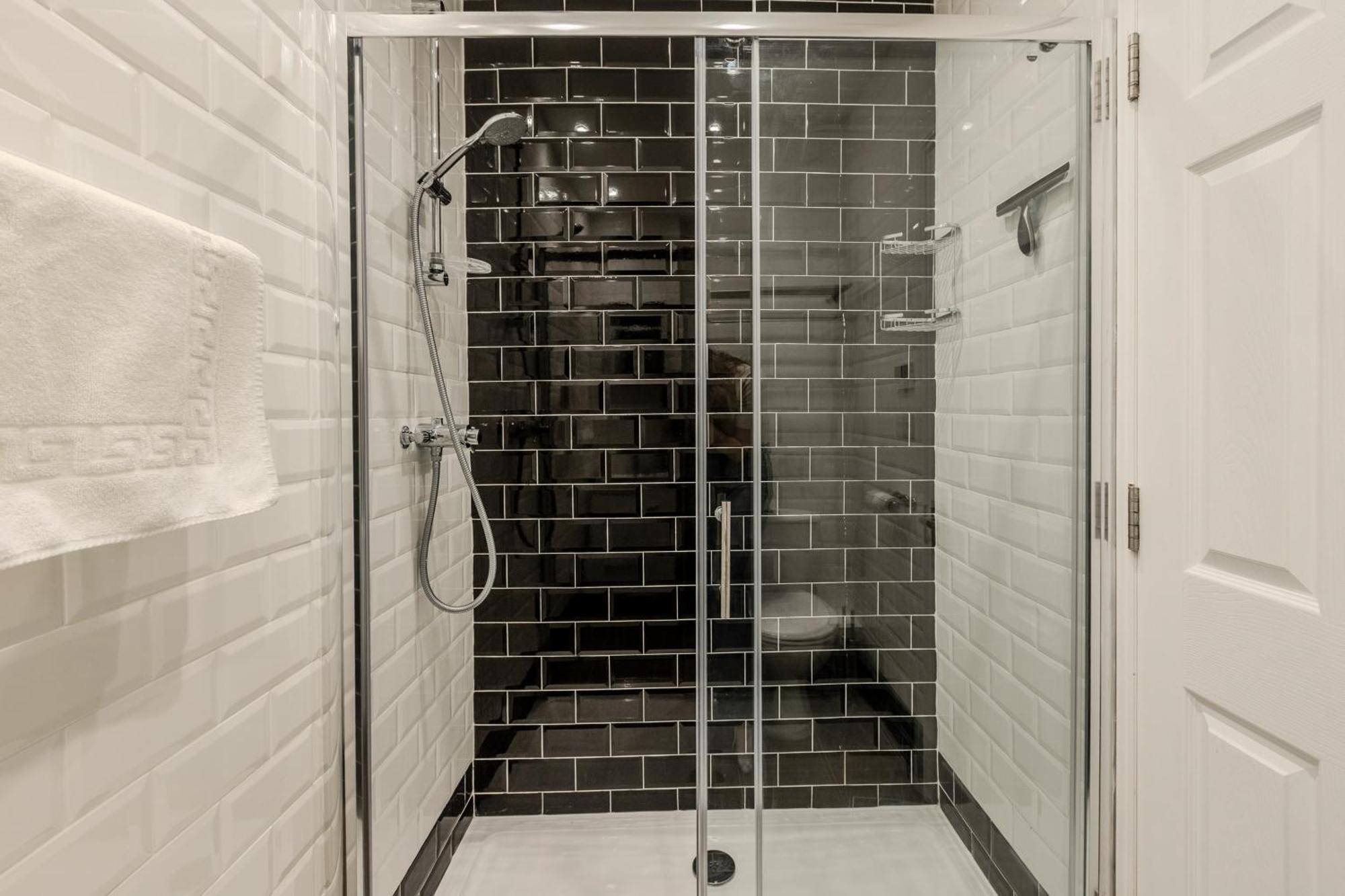 Stylish With Patio In Clapham, 14 Min Tube * Londres