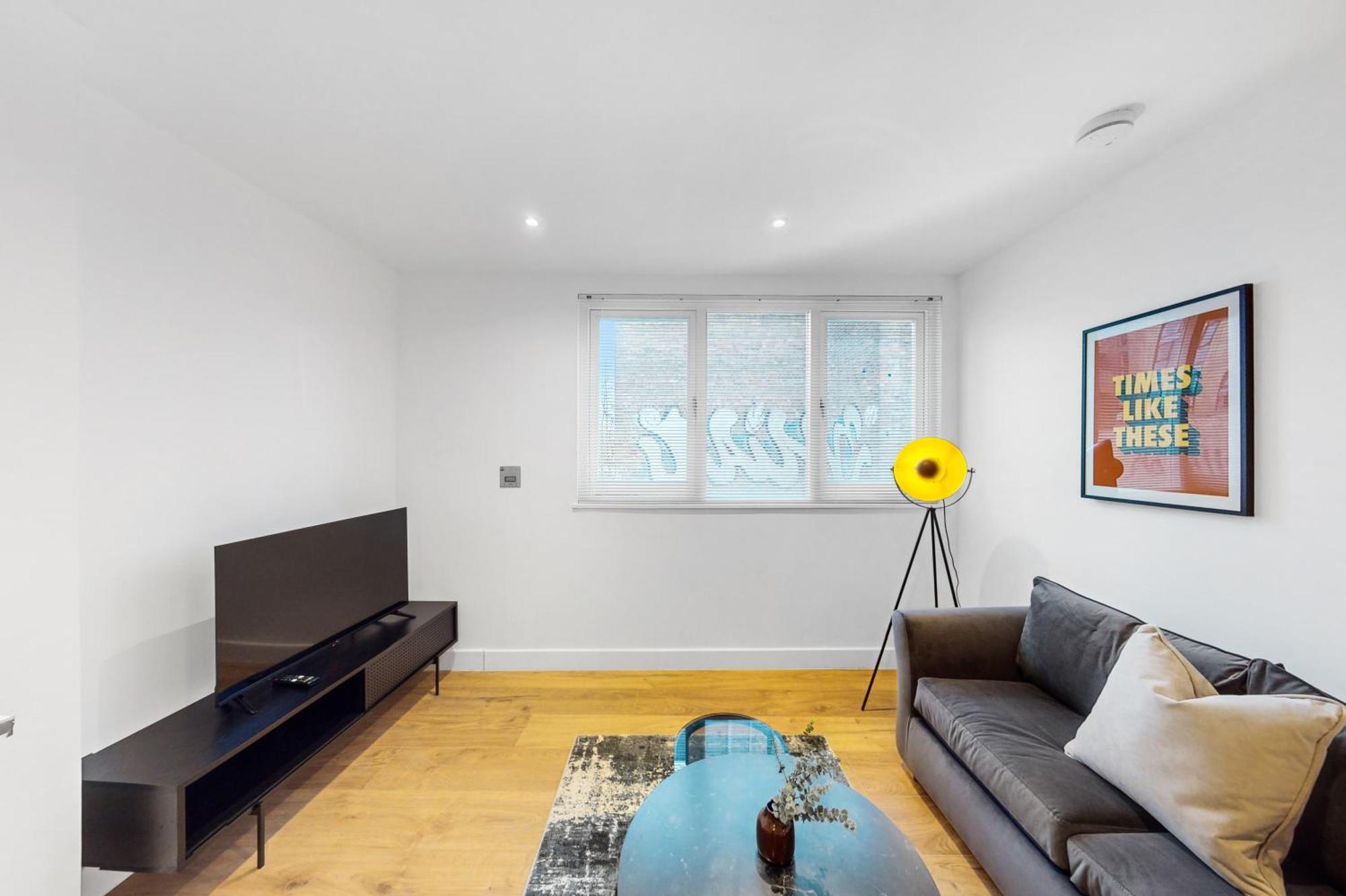 Stylish & Spacious Modern Near Dalston Kingsland Station London