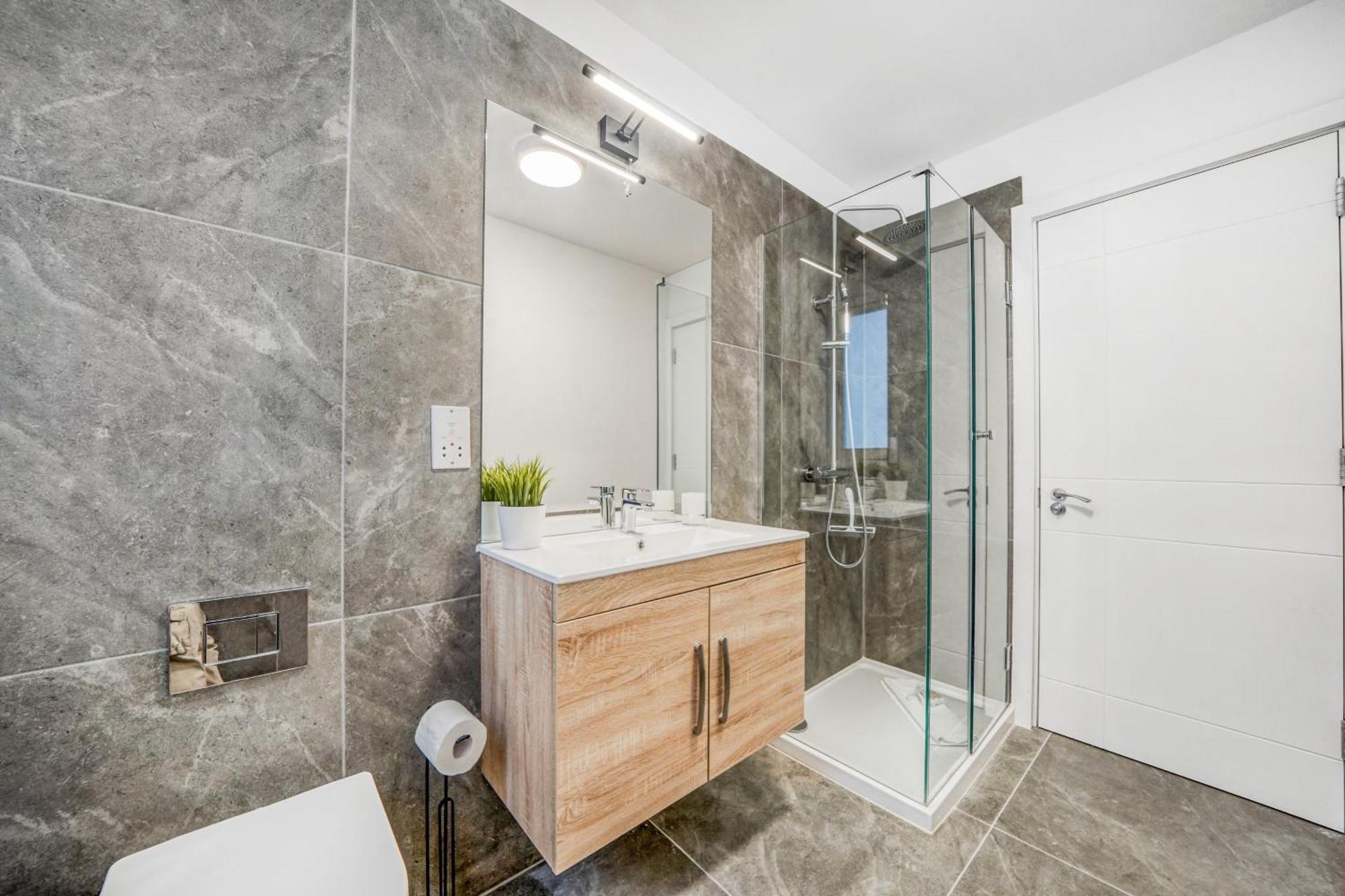 Stylish & Spacious Modern Near Dalston Kingsland Station * London