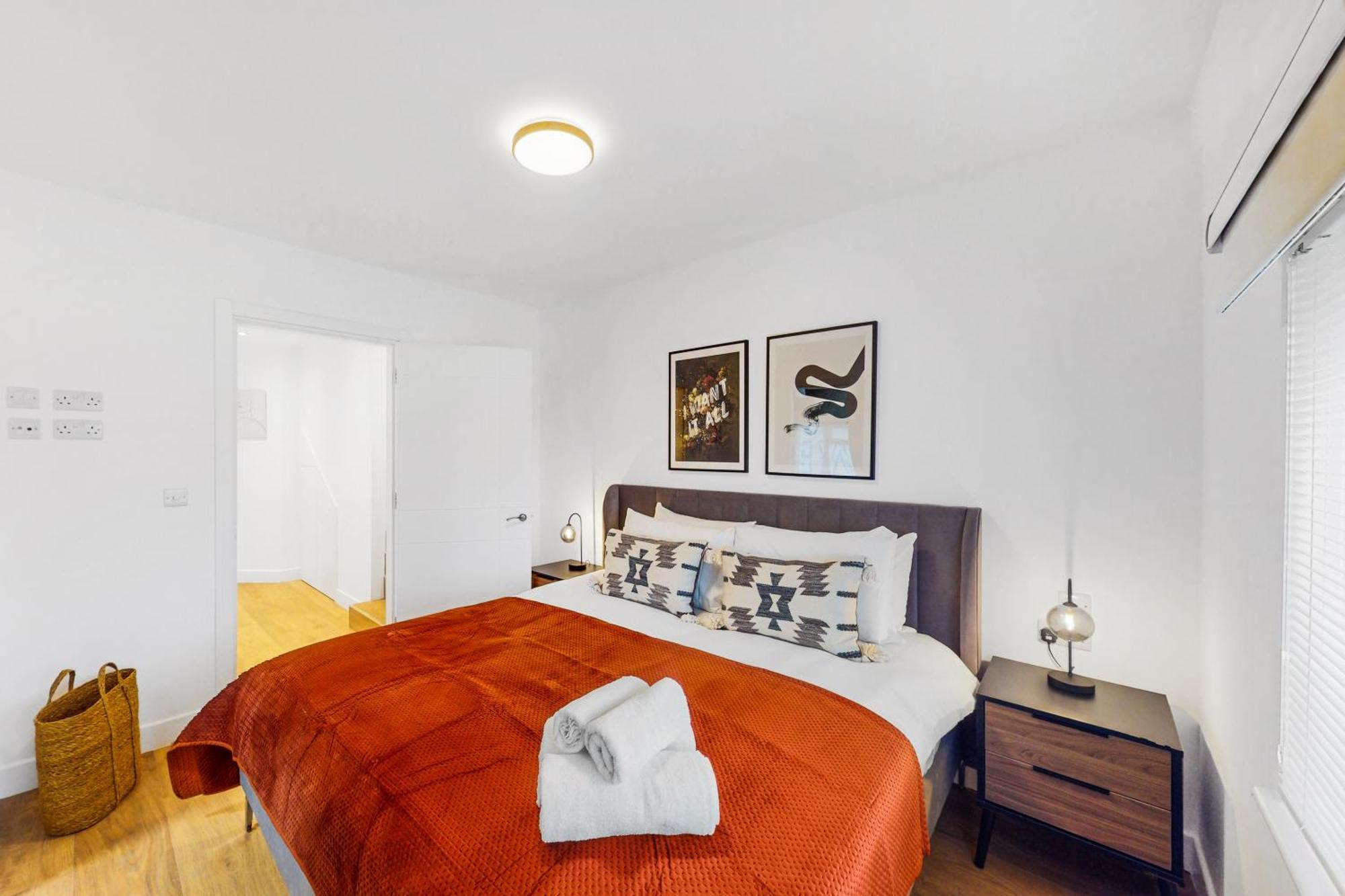 Stylish & Spacious Modern Near Dalston Kingsland Station *