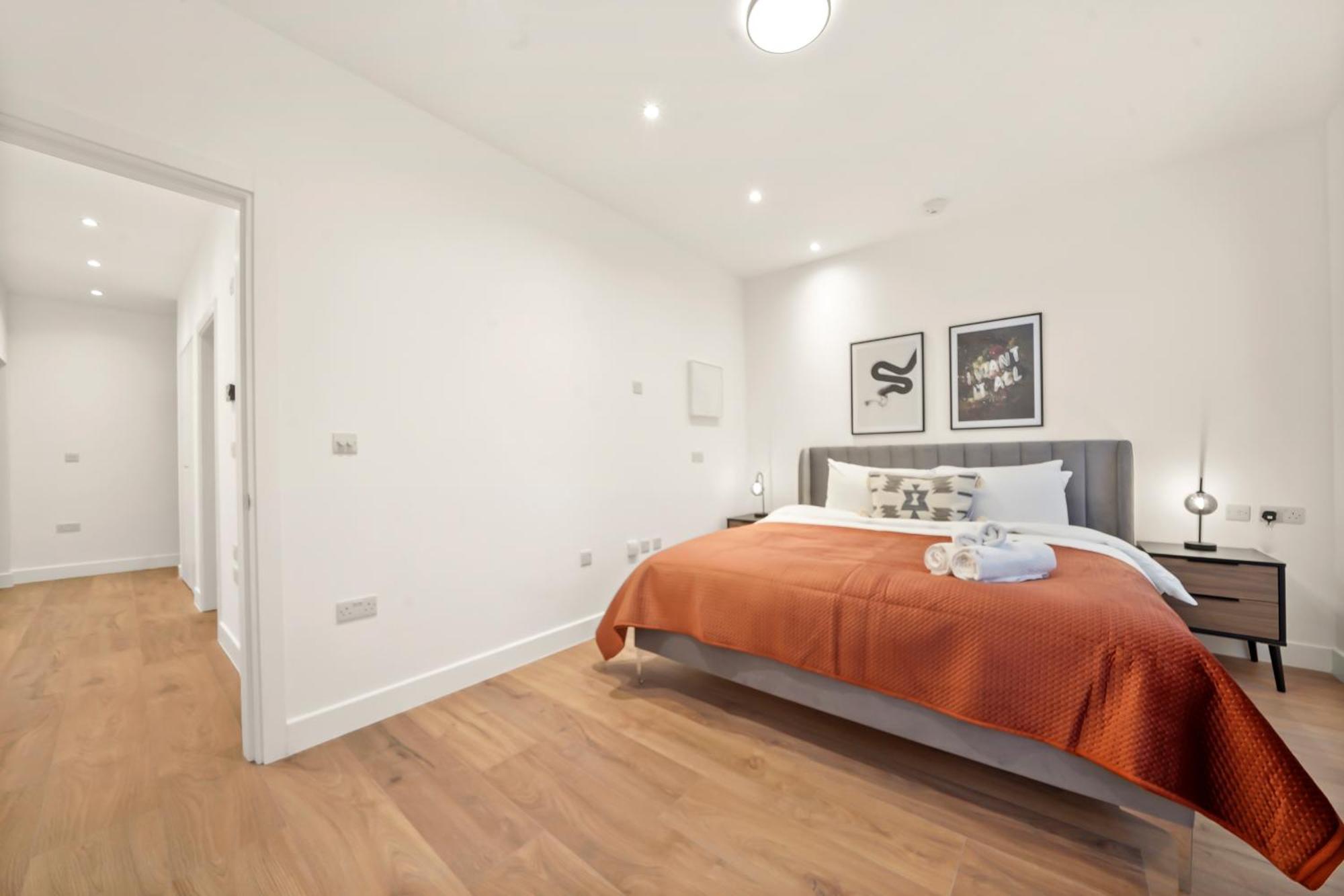 Stylish & Spacious Modern Near Dalston Kingsland Station Apartment *