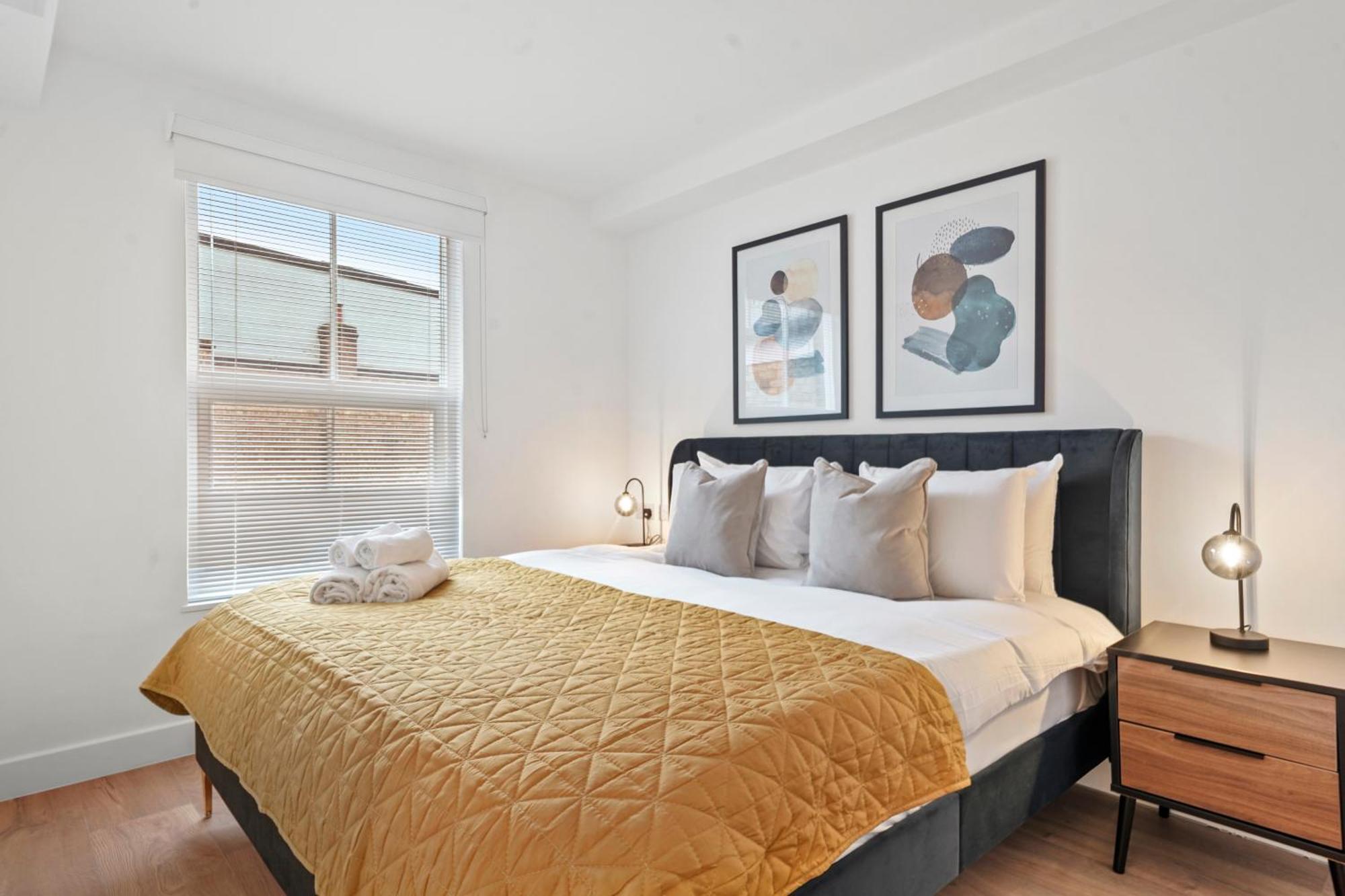 Stylish & Spacious Modern Near Dalston Kingsland Station Apartment London