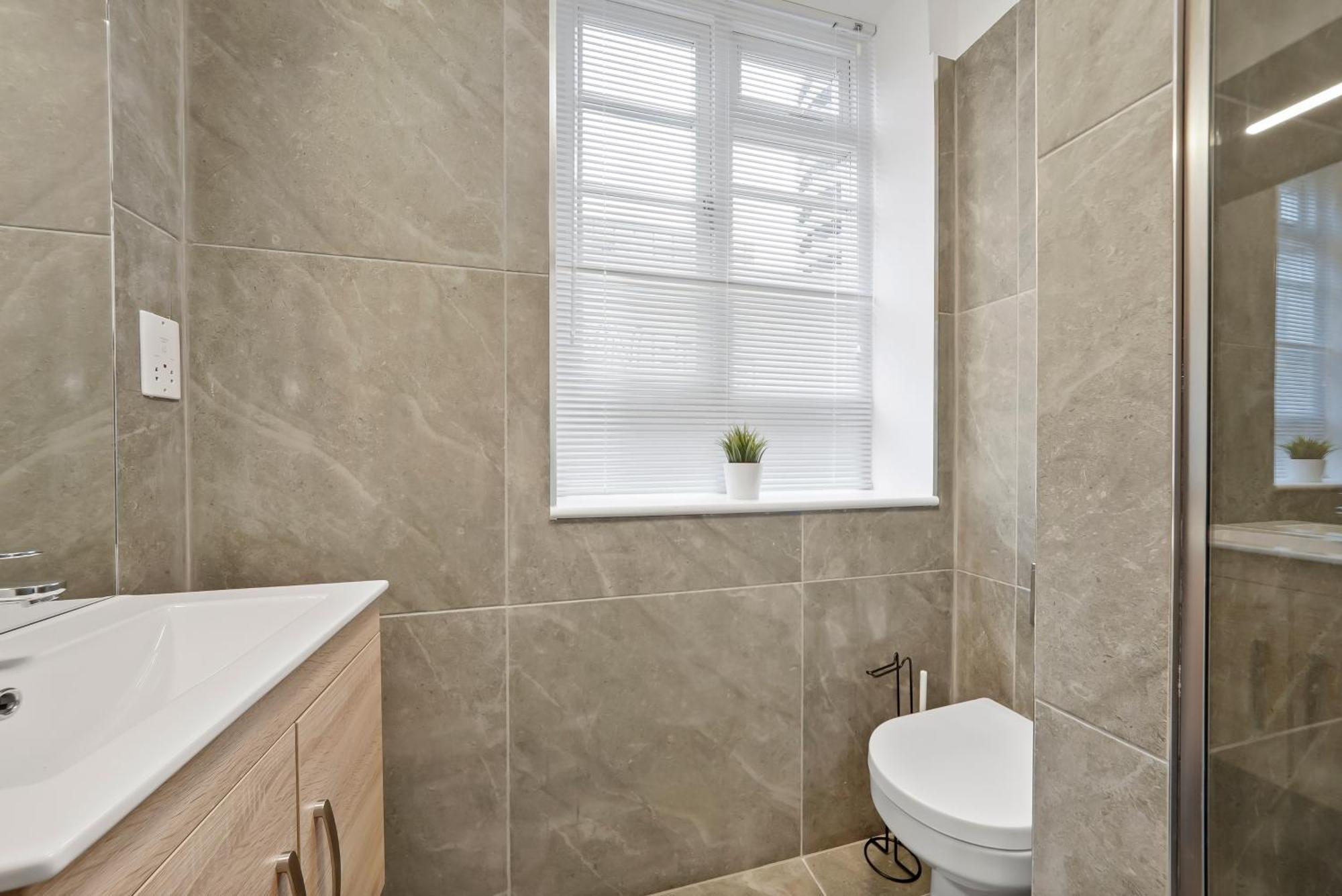 Stylish & Spacious Modern Near Dalston Kingsland Station Apartment