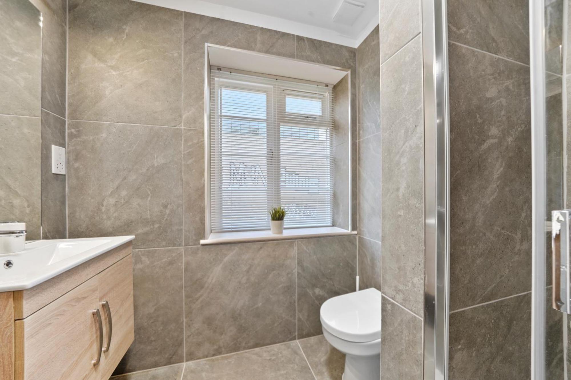 Stylish & Spacious Modern Near Dalston Kingsland Station *