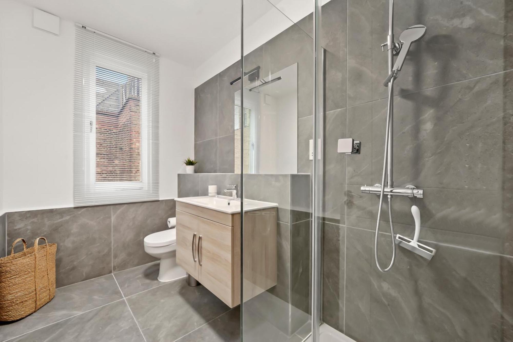 Stylish & Spacious Modern Near Dalston Kingsland Station Apartment *