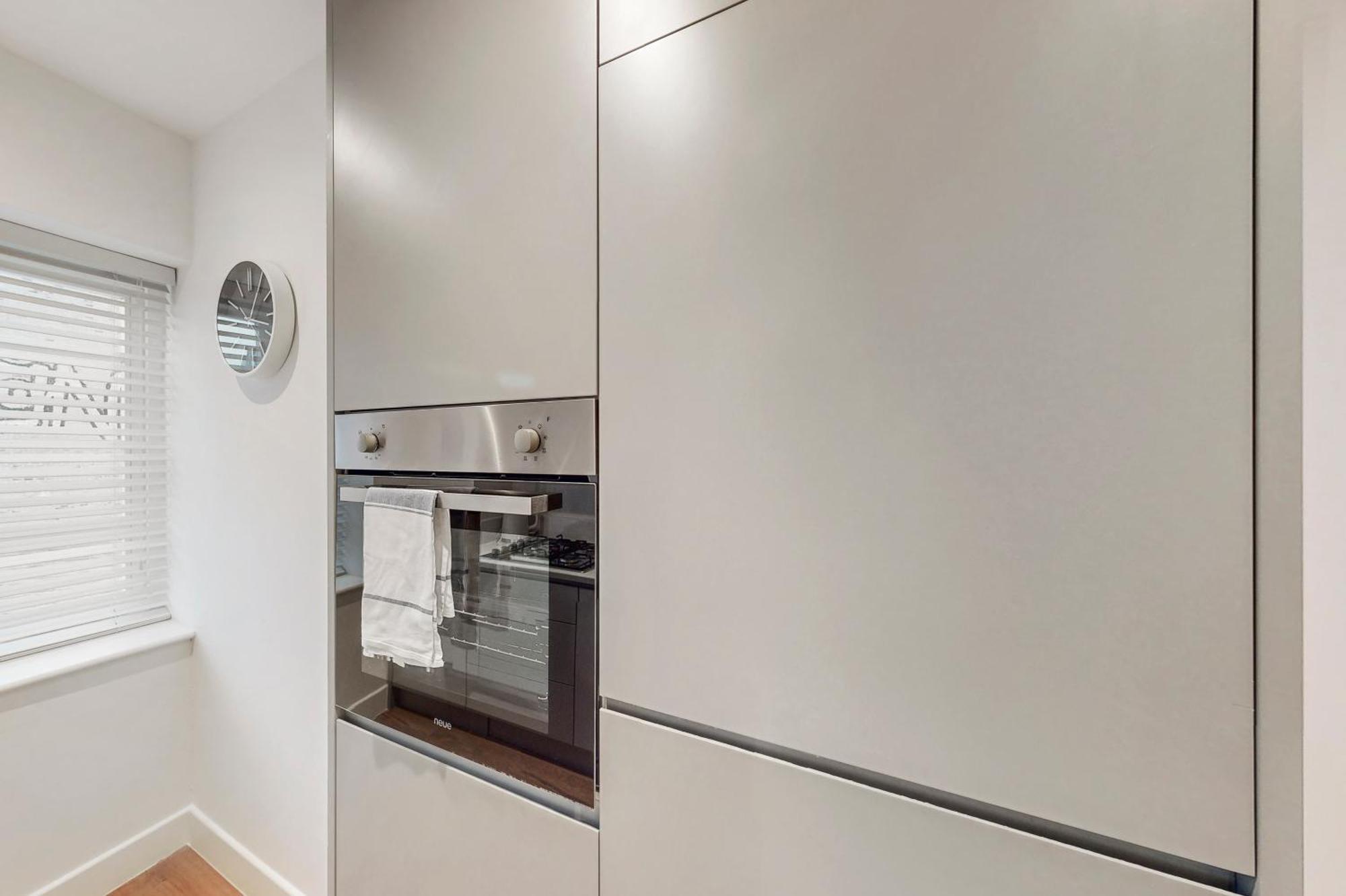 Stylish & Spacious Modern Near Dalston Kingsland Station London