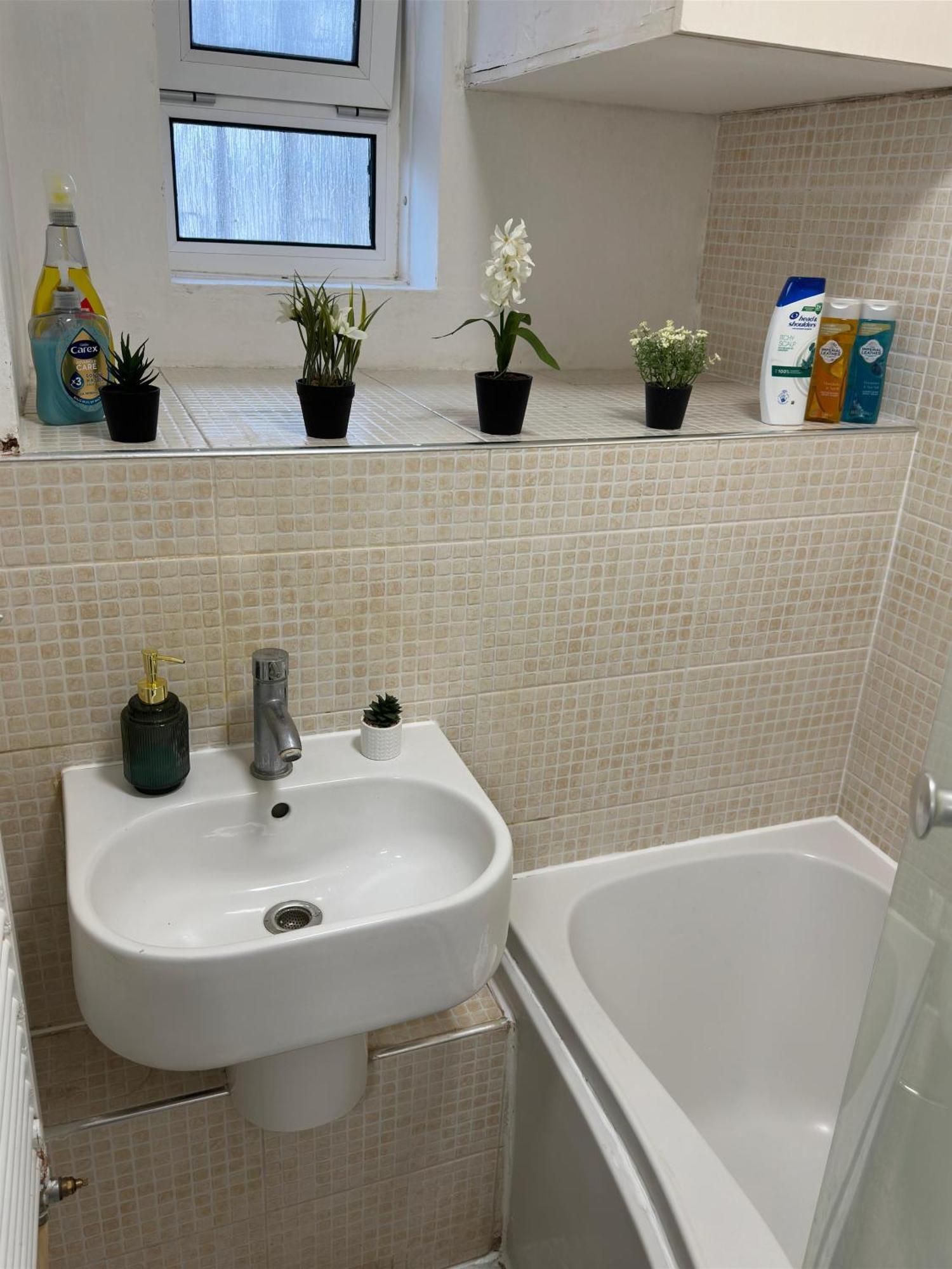Lovely 1bedroom For 6ppl In Whitechapel, 1min Away To Dlr Station Apartamento