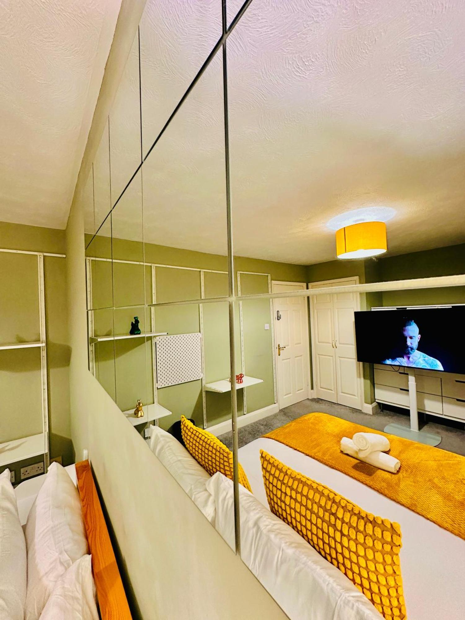 Pensión Opulent Marriott