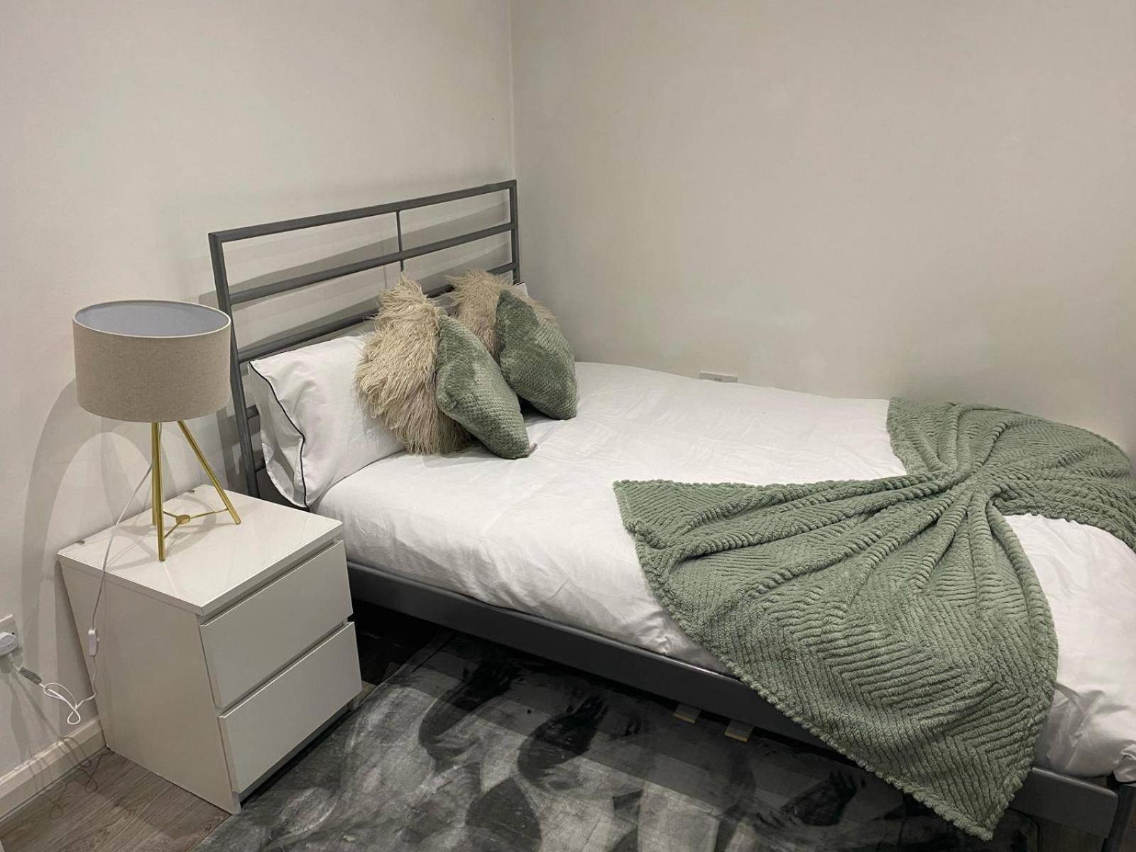 Studiosleeps2-gardenview-parking-internet-patio Londres