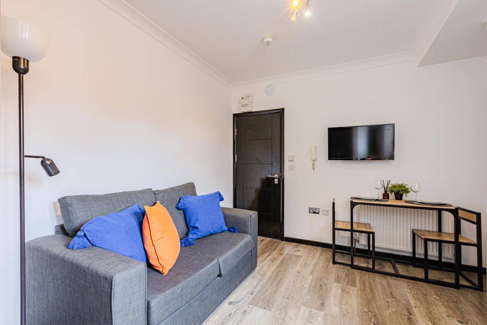 Langdon Apartments, Bouverie Place * Londres