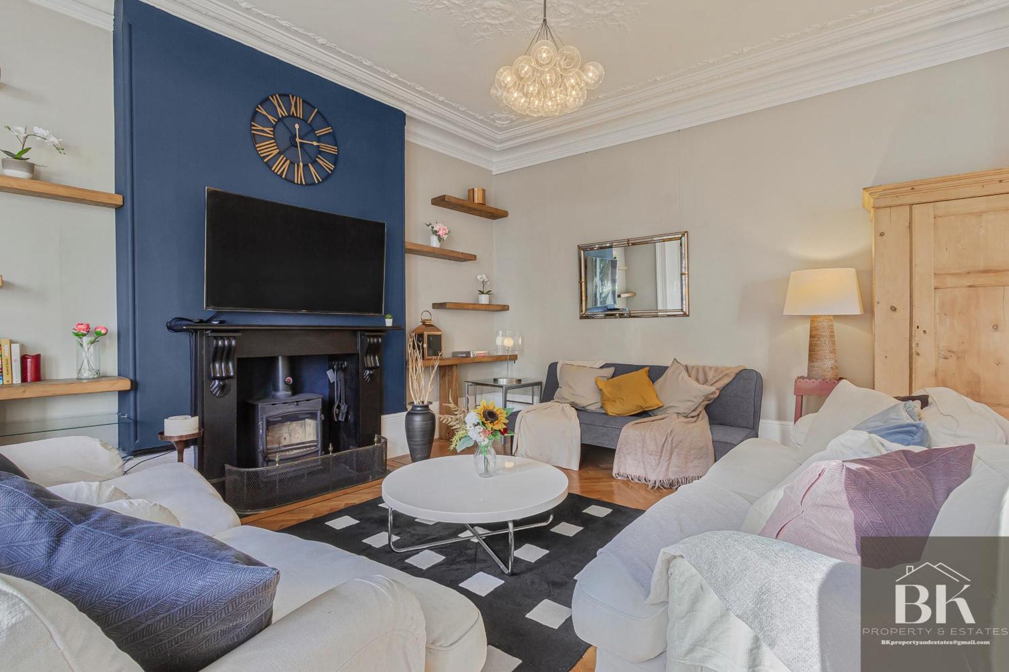 Luxury Victorian 2 Bed 2 Bath Flat E14 Londres