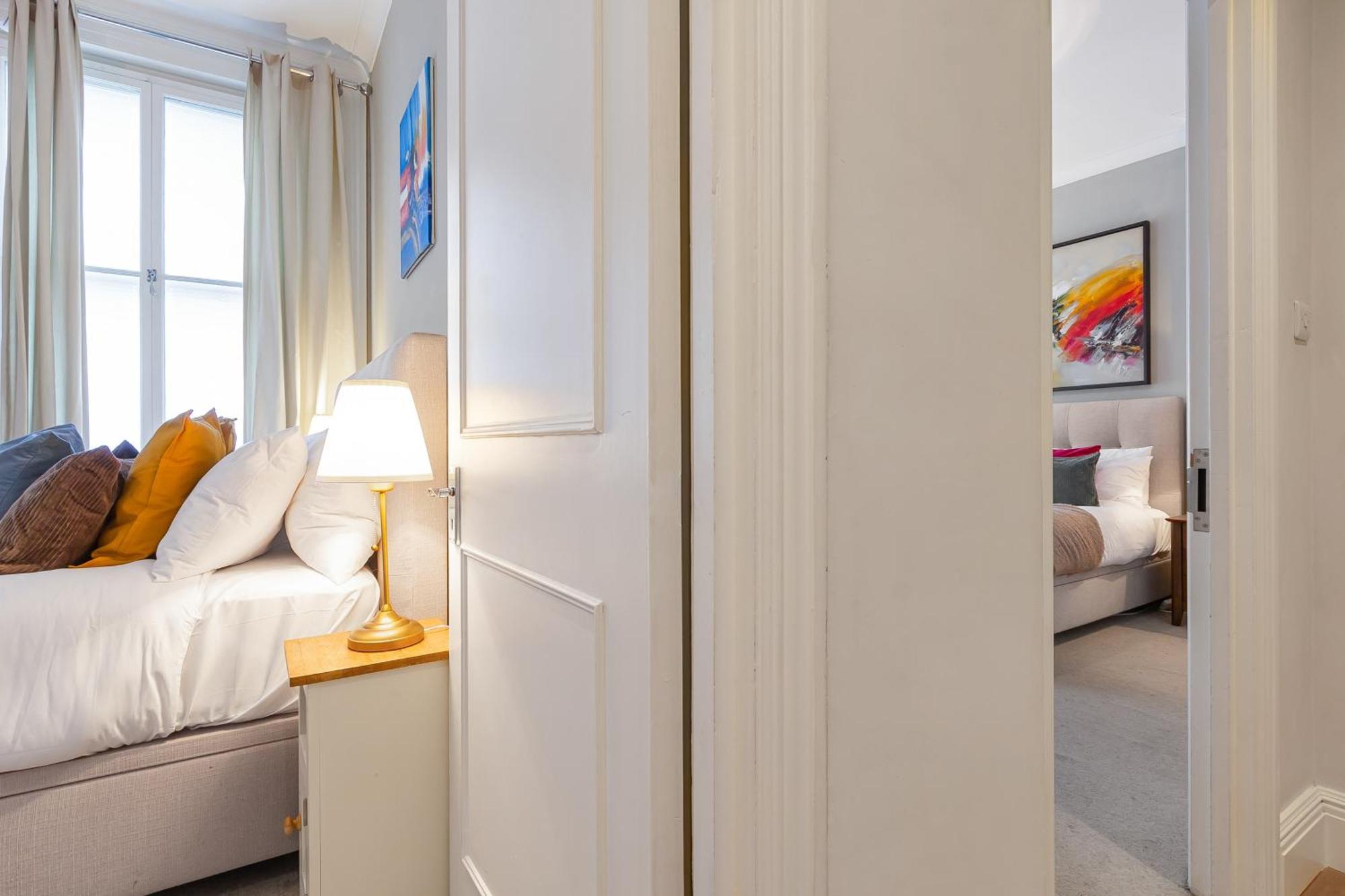 Luxury Victorian 2 Bed 2 Bath Flat E14 Appartement