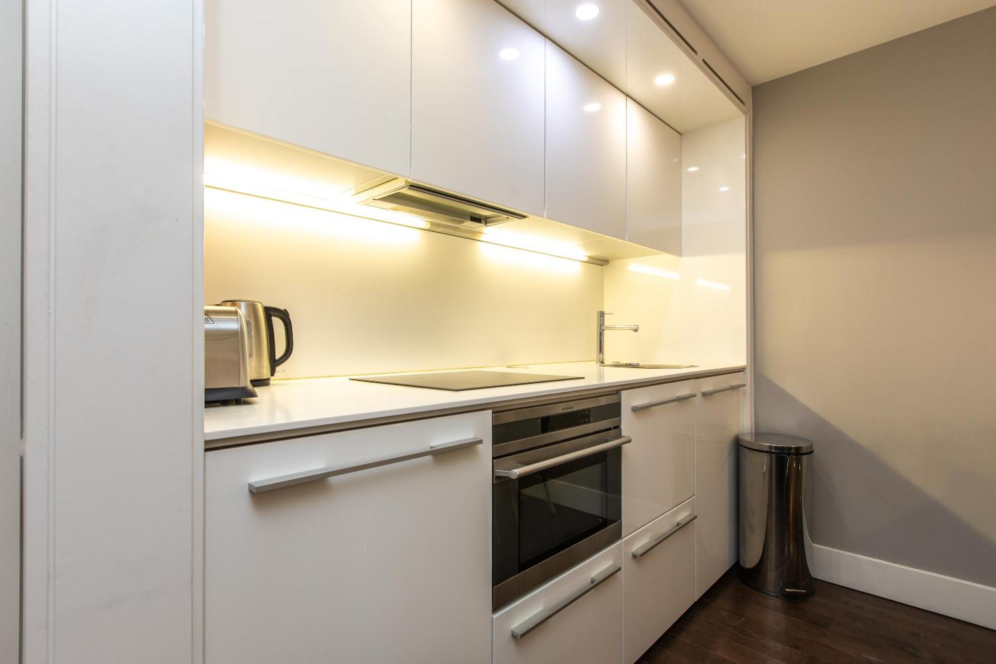 Modern 1br Flat, 2min Tube Apartment London