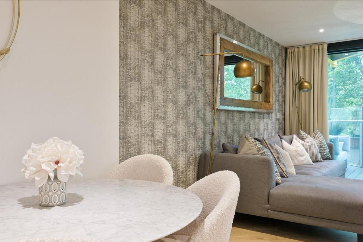 Luxury Boutique Designer Apartment- Tube Access- Zone 1 Appartement