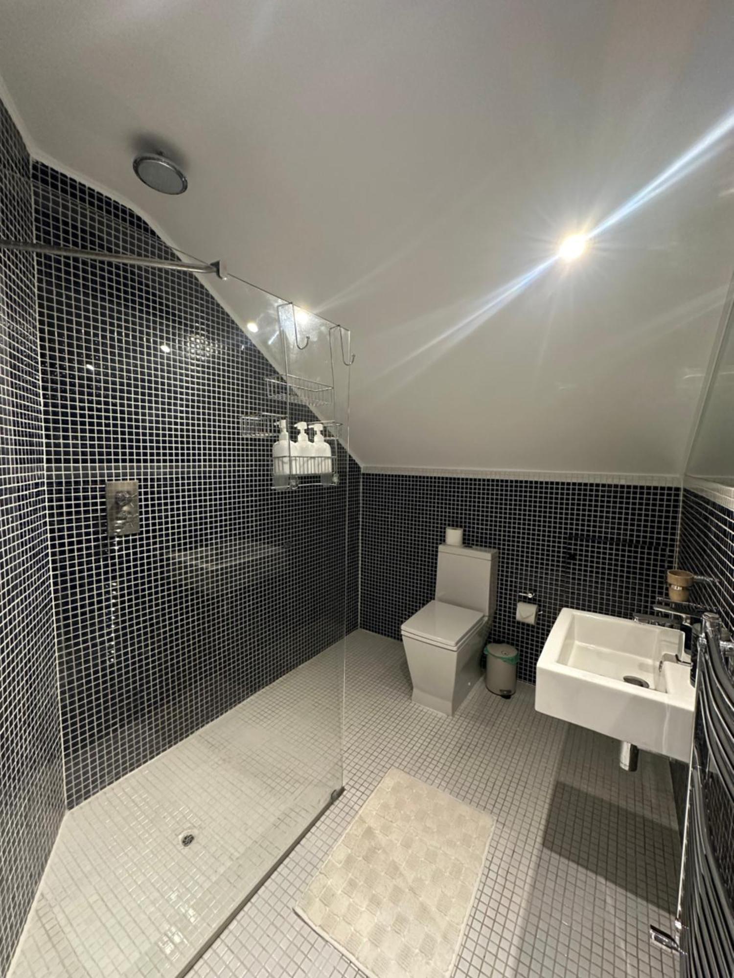 Entire Flat In The Diamond Of Battersea * Londres