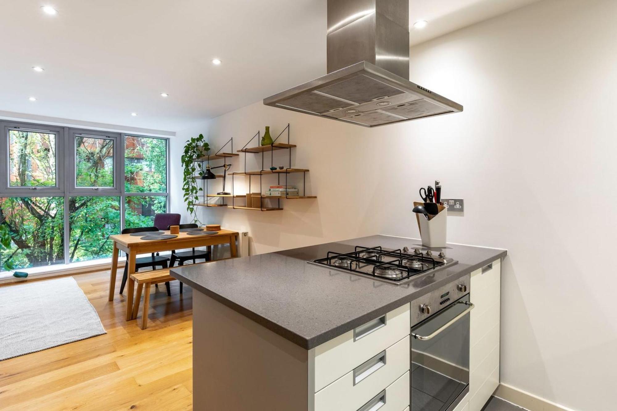Apartamento 2-bed 2-bath In Old Street Londres