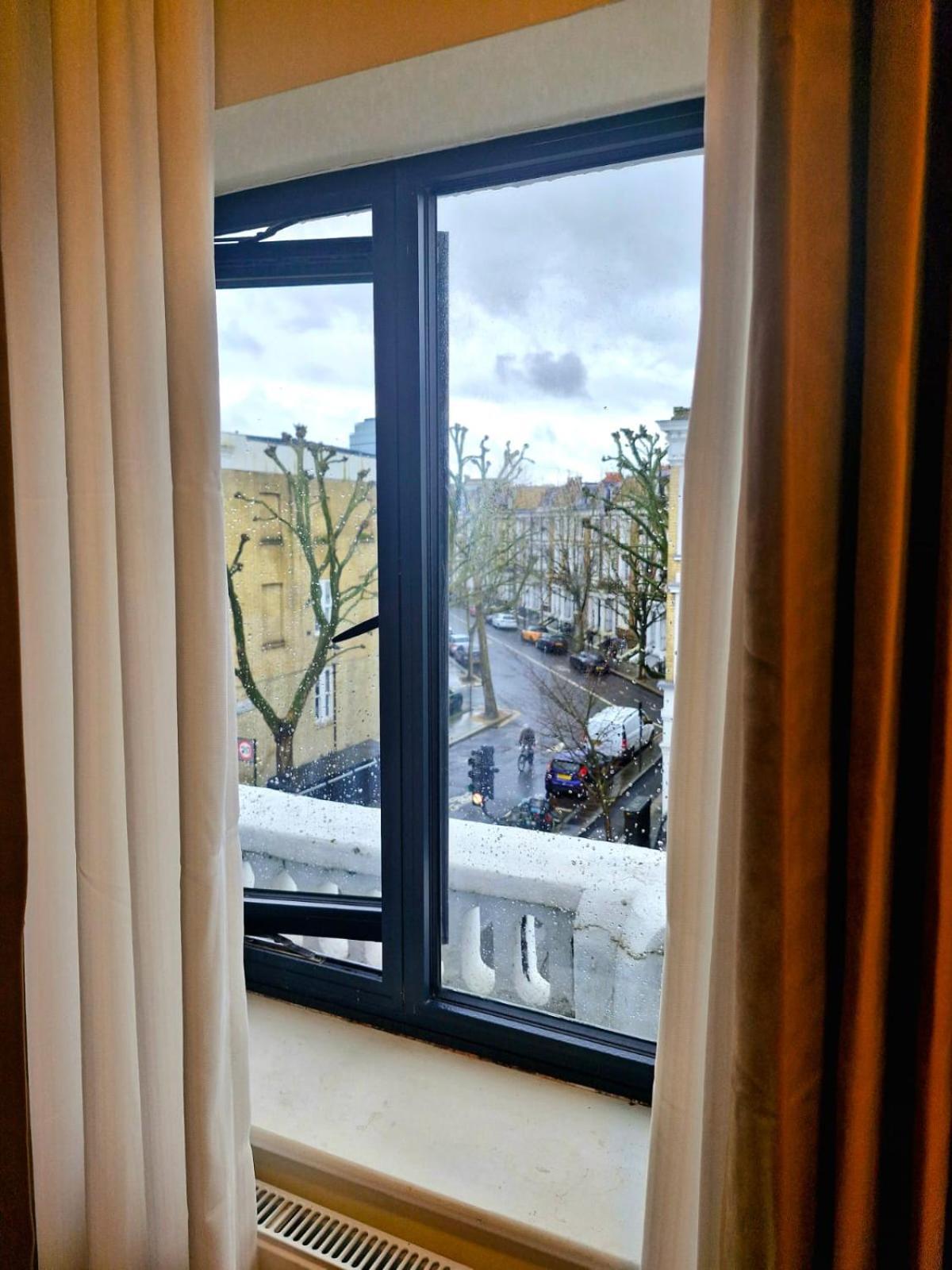 Olympia Inn Hotel 3*