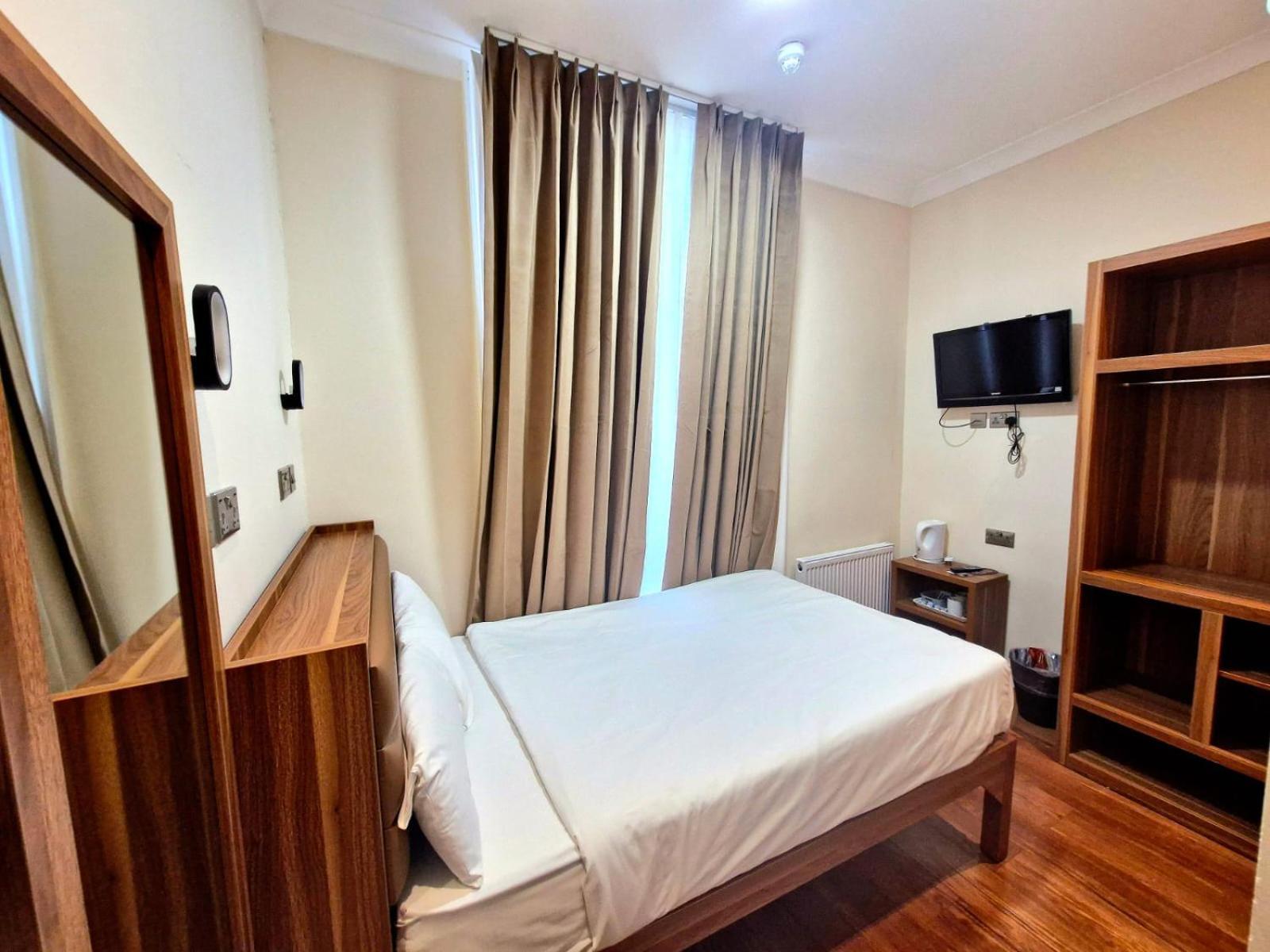 Olympia Inn Hotel 3*