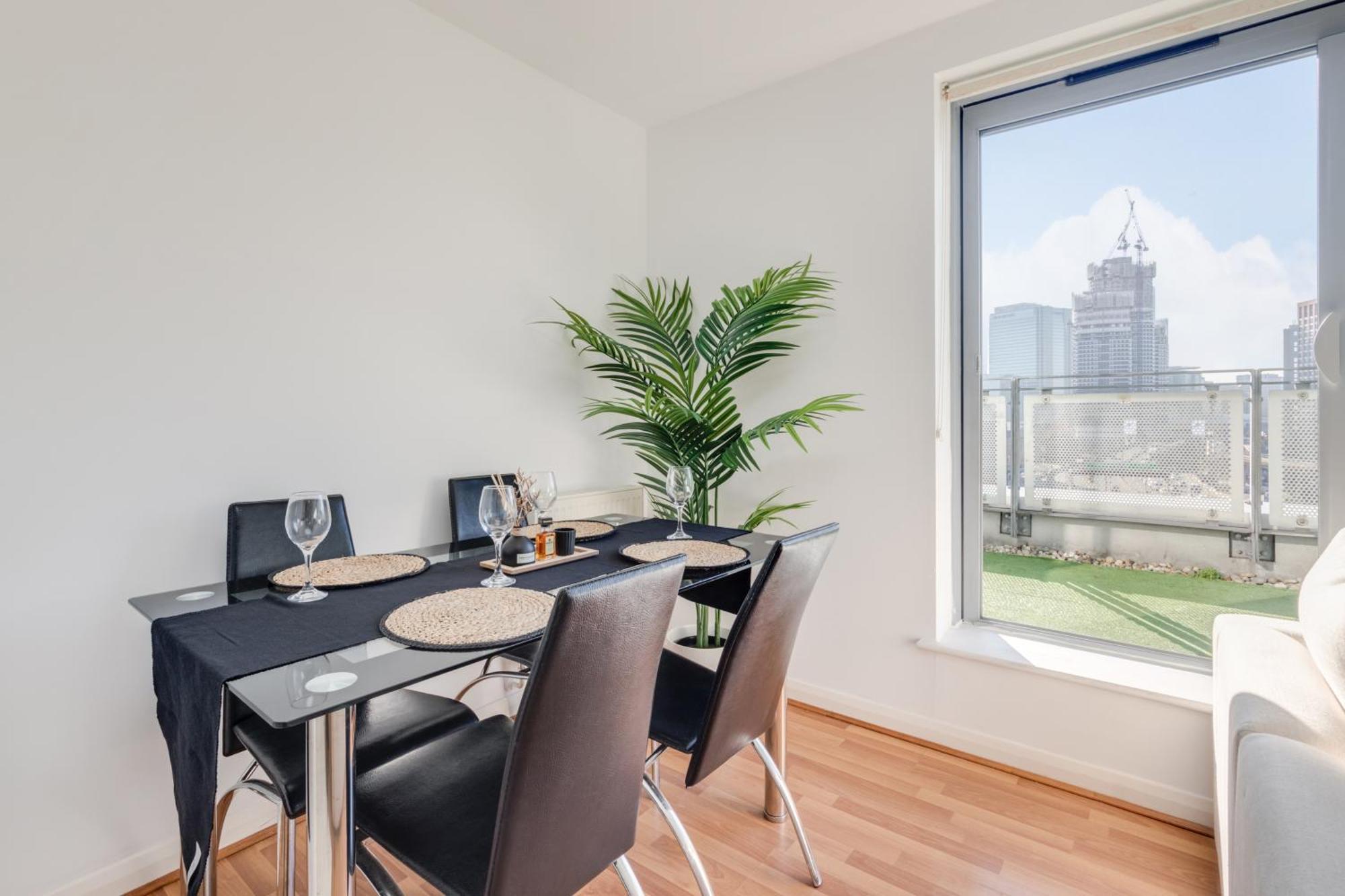 Large 3 Bedroom - Large Terrace With Sunset Views Appartement