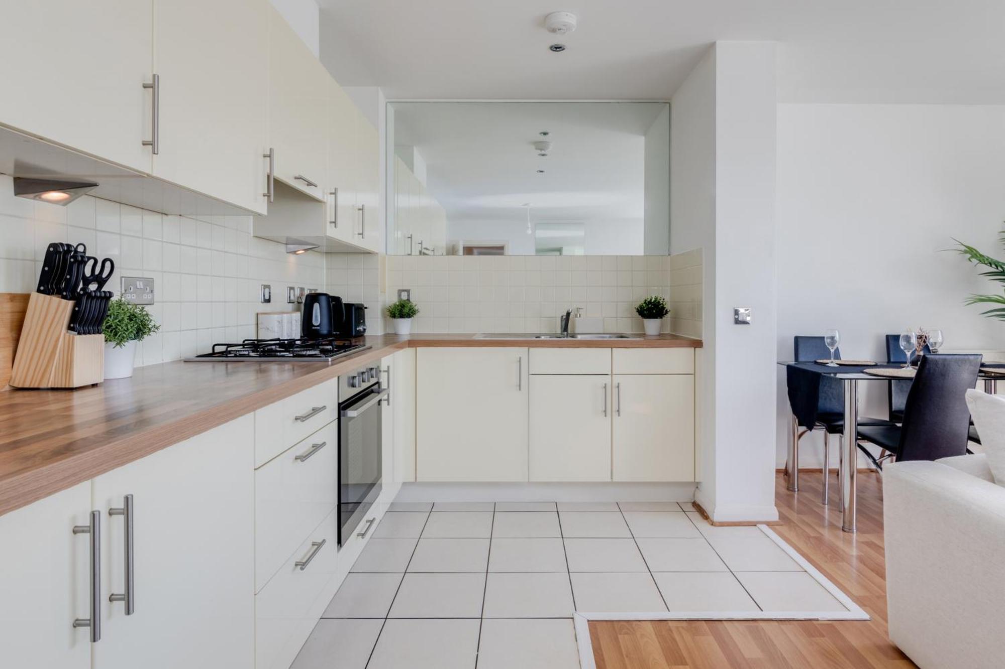 Large 3 Bedroom - Large Terrace With Sunset Views * Londres