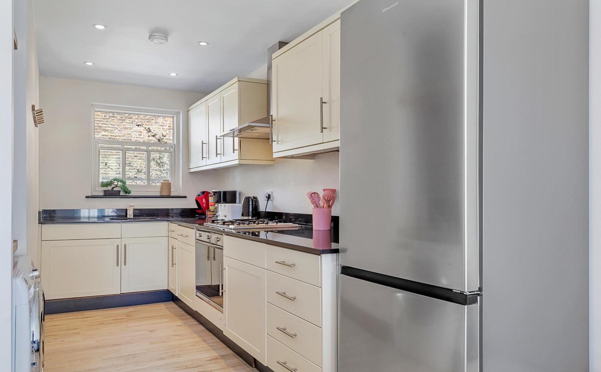 Townhouse With Rooftop By Hyde Park London