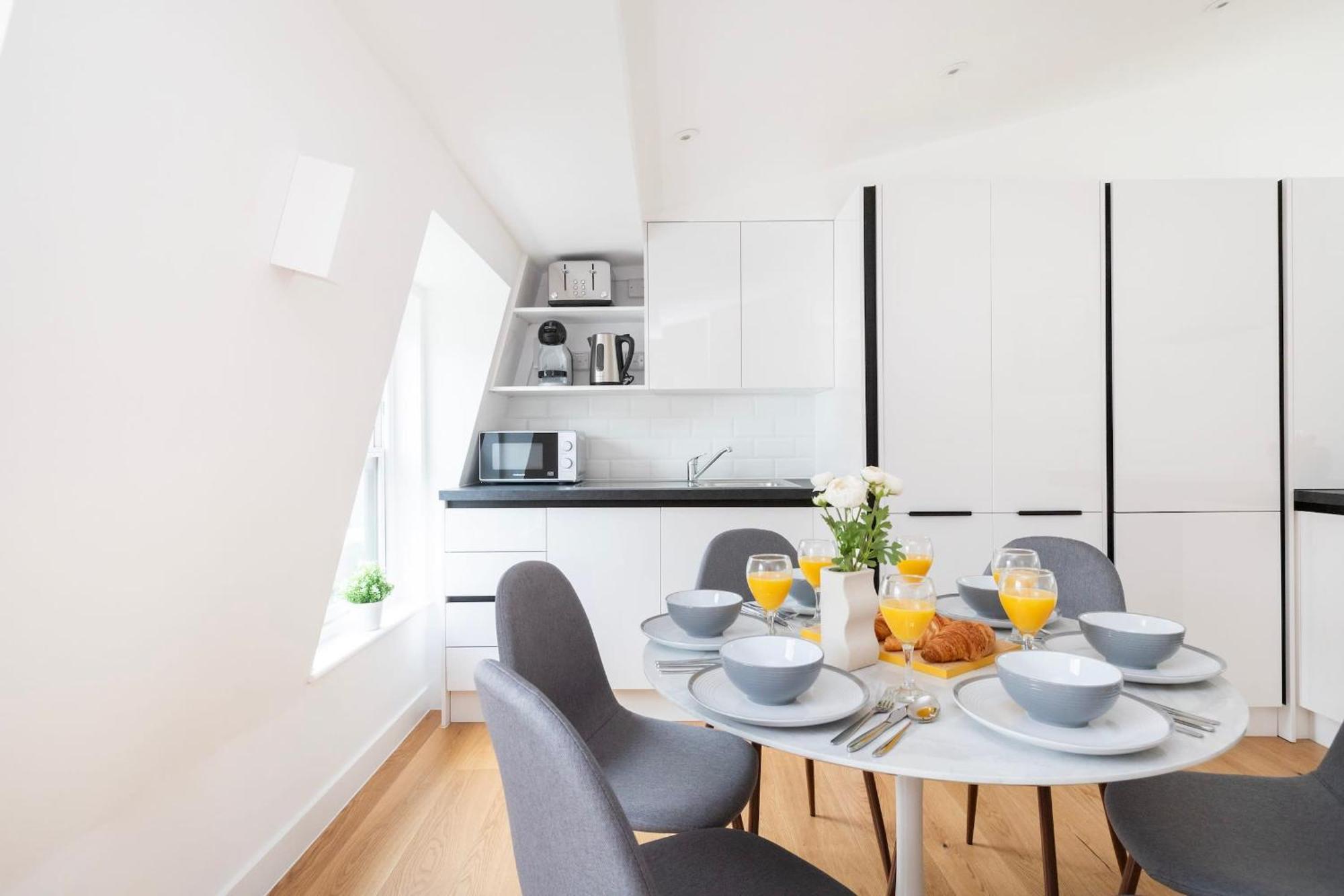 Bnbnova - Fitzrovia & Soho - 2br With Balcony Apartamento Londres