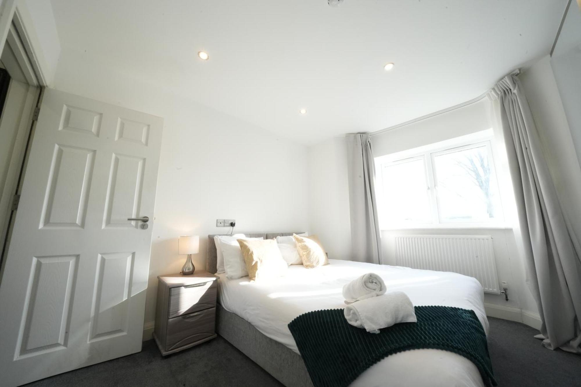 Apartamento Hatton Heathrow Airport- Free Parking-free Underground To And From Heathrow Airport Hatton Cross Picture-see Fast Hatton Cross To 30min *