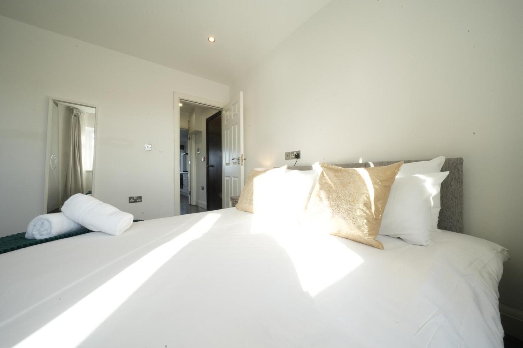 Apartamento Hatton Heathrow Airport- Free Parking-free Underground To And From Heathrow Airport Hatton Cross Picture-see Fast Hatton Cross To 30min