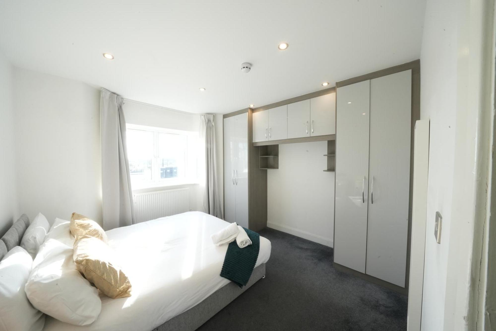 Apartamento Hatton Heathrow Airport- Free Parking-free Underground To And From Heathrow Airport Hatton Cross Picture-see Fast Hatton Cross To 30min *