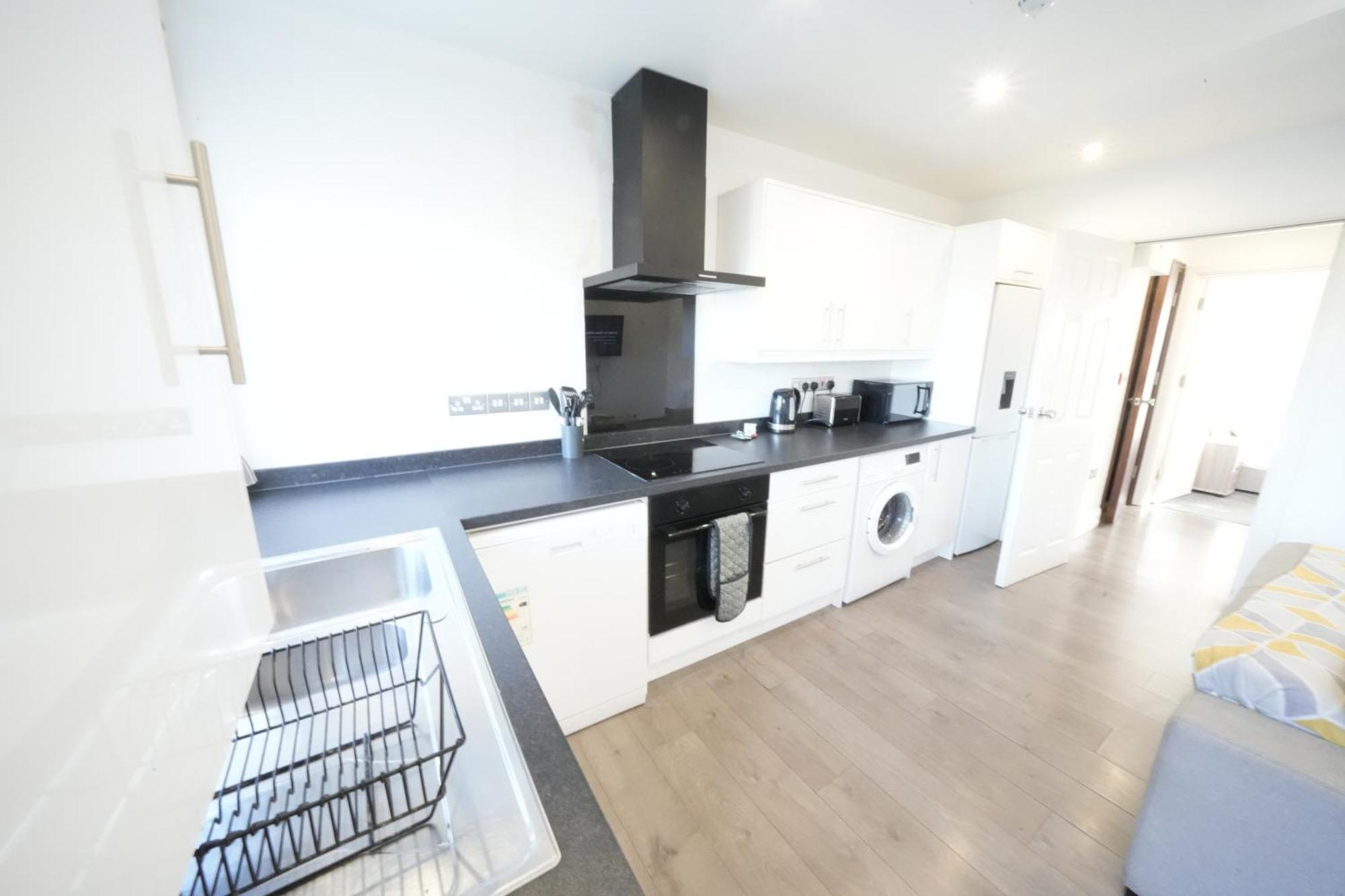 Hatton Heathrow Airport- Free Parking-free Underground To And From Heathrow Airport Hatton Cross Picture-see Fast Hatton Cross To 30min Apartamento Londres