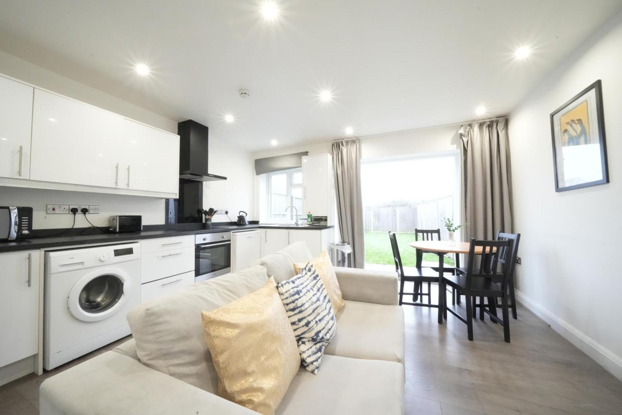 Apartamento Hatton Heathrow Airport- Free Parking-free Underground To And From Heathrow Airport Hatton Cross Picture-see Fast Hatton Cross To 30min