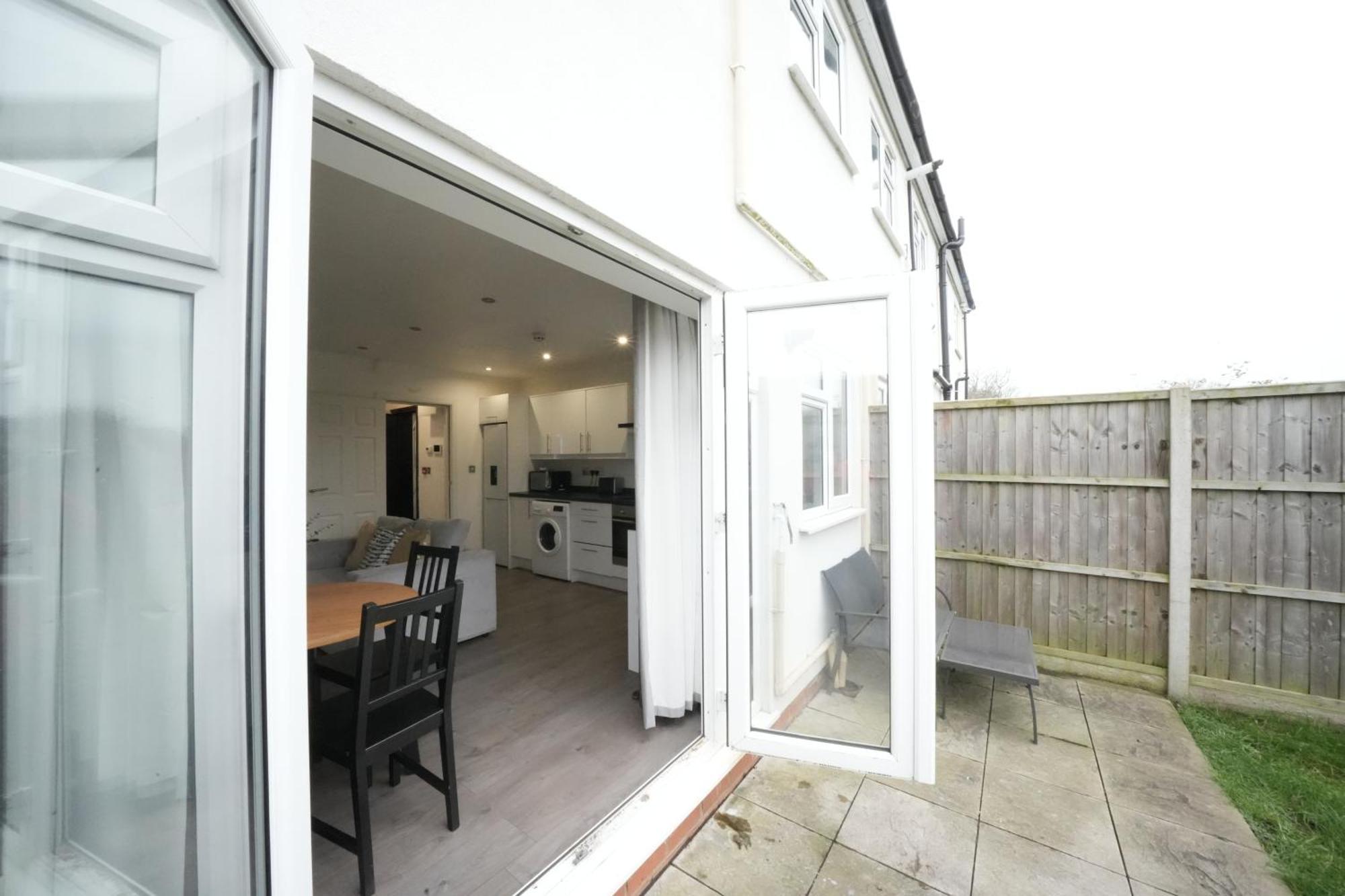 Apartamento Hatton Heathrow Airport- Free Parking-free Underground To And From Heathrow Airport Hatton Cross Picture-see Fast Hatton Cross To 30min *