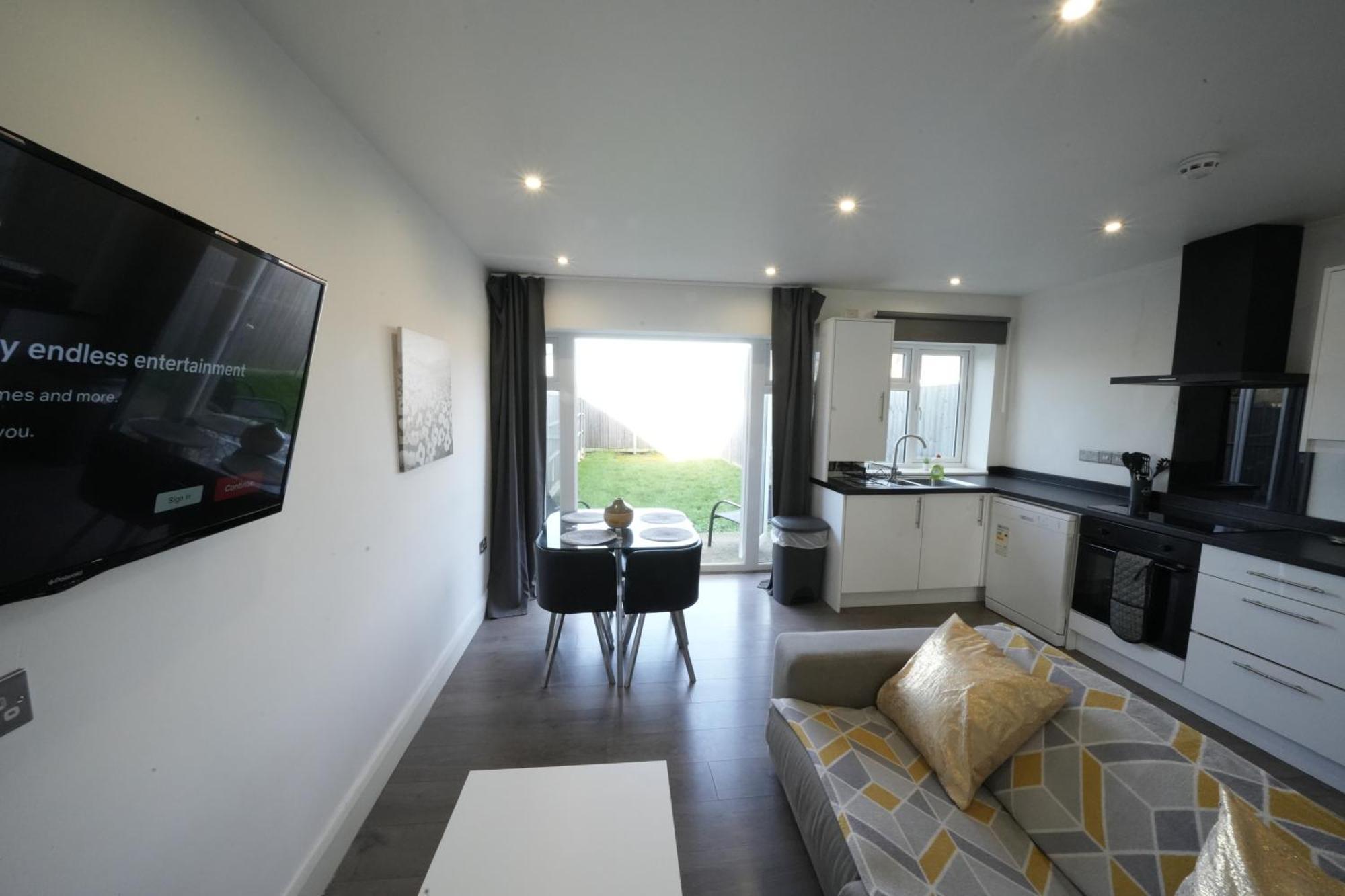 Hatton Heathrow Airport- Free Parking-free Underground To And From Heathrow Airport Hatton Cross Picture-see Fast Hatton Cross To 30min *
