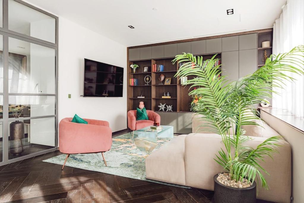 Joker! Off Oxford St! 3bed 3bath Luxxe Hideaway For Stylish Families And Couples
