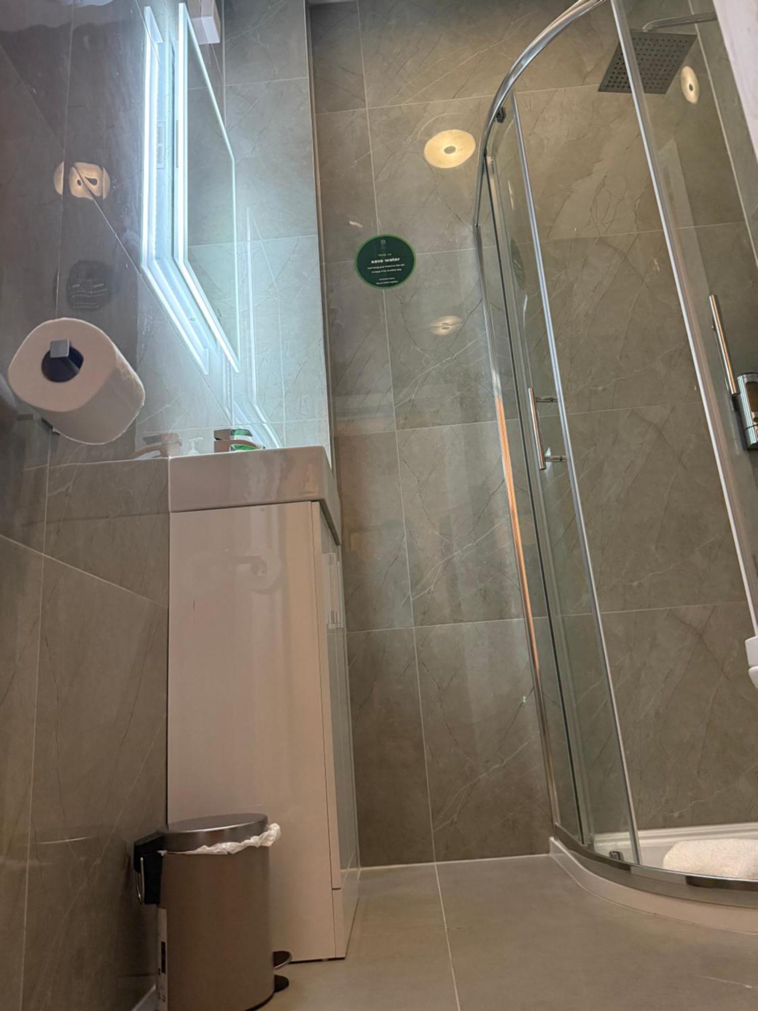 Hotel Ariana - Near Wembley And London