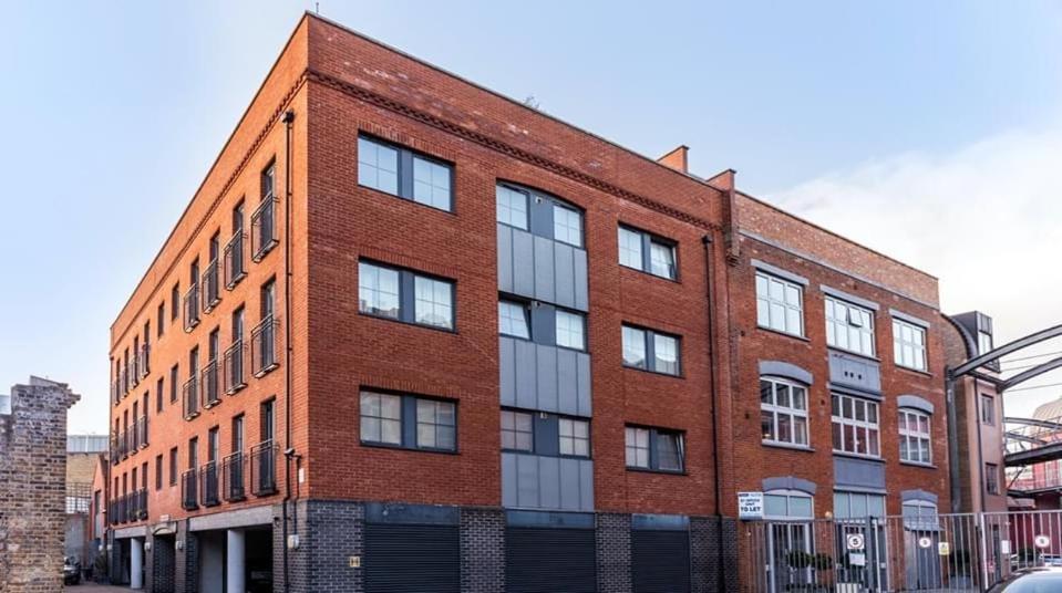 Apartment Lovely Loft Style Flat In N16 London