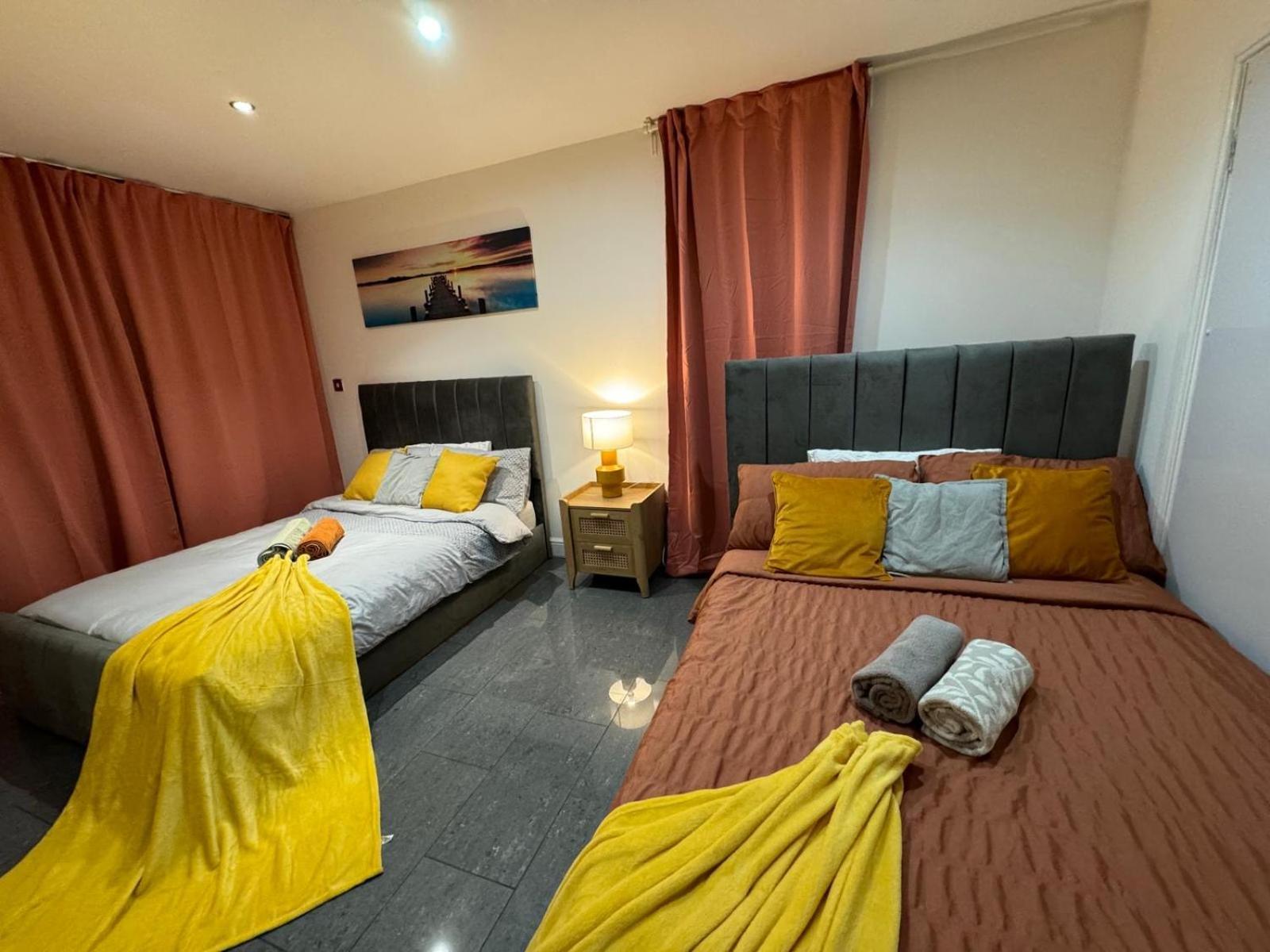 Spacious 2 Bedroom Flat In Tower Bridge! E1 Apartamento *