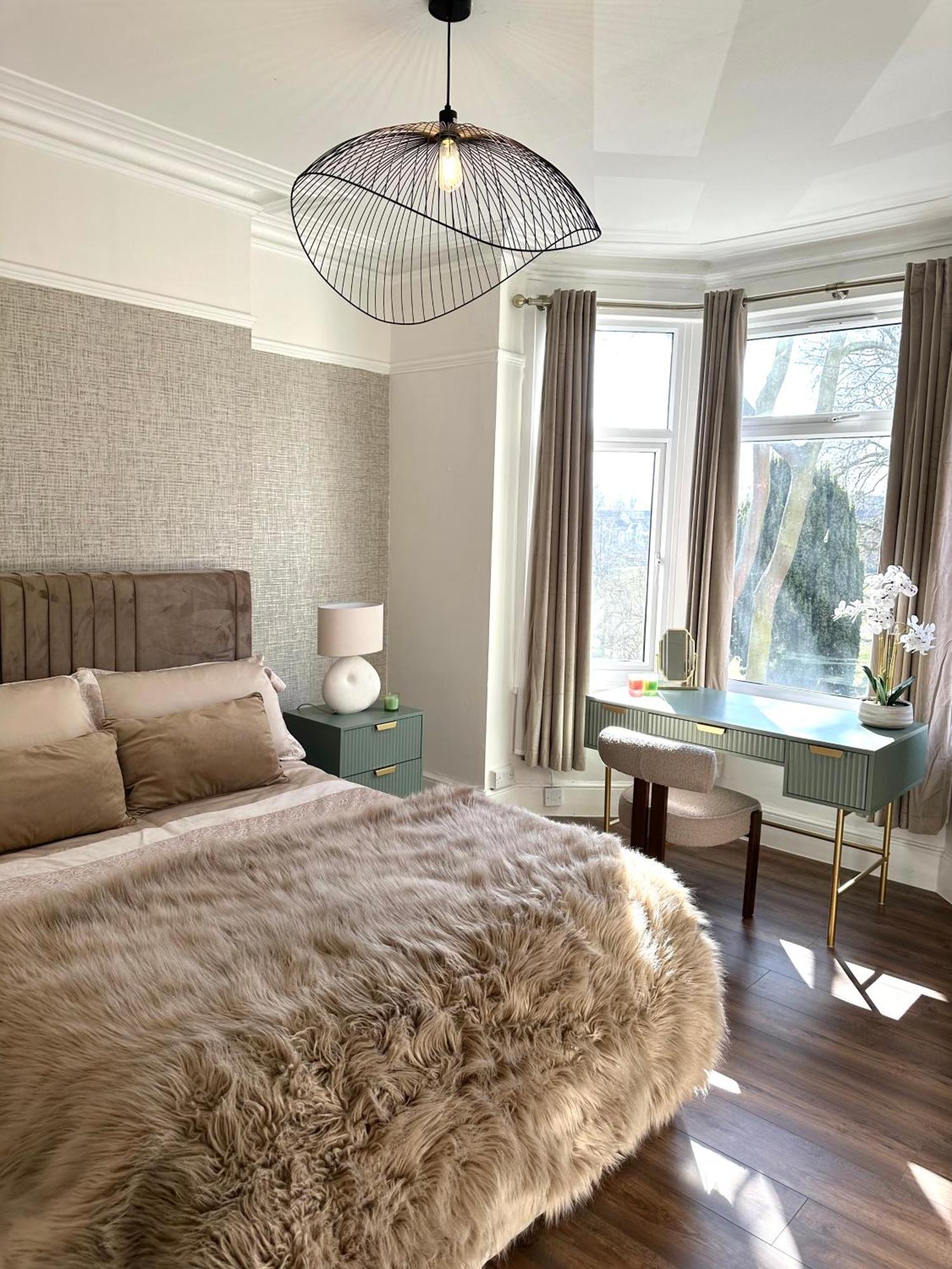 Luxe 4br Retreat Homestay London