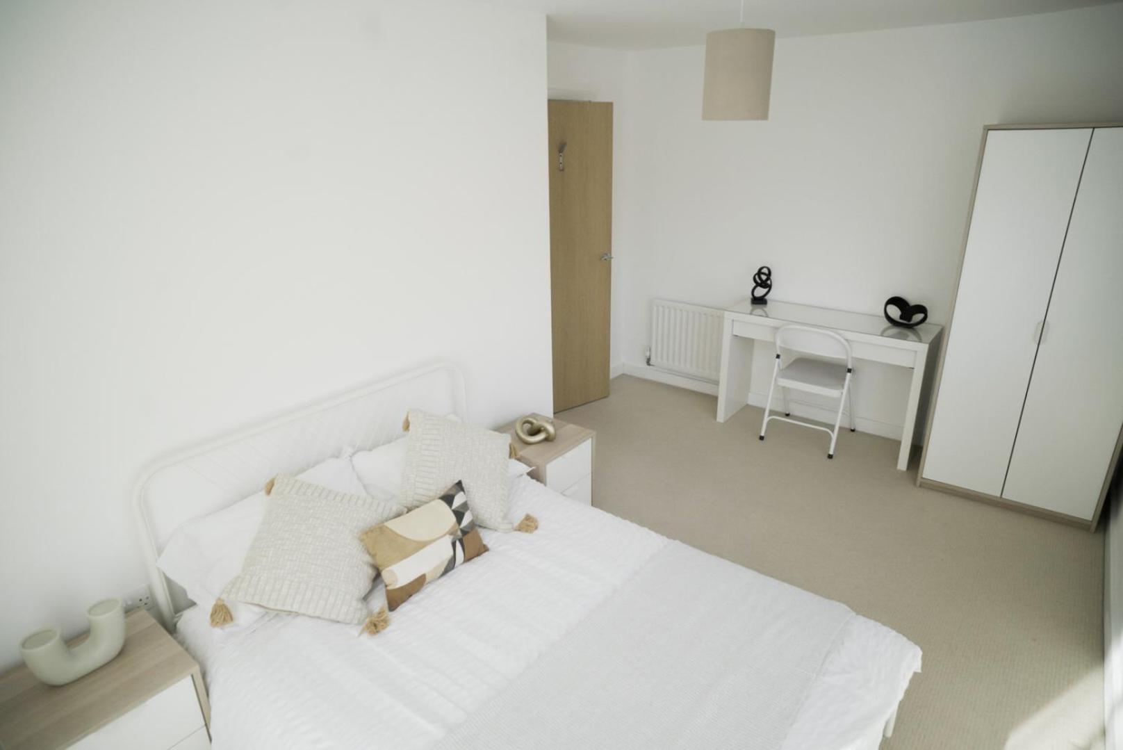 Stylish & Spacious 2-bed In Hale Village - Perfect For Your Stay! Appartement