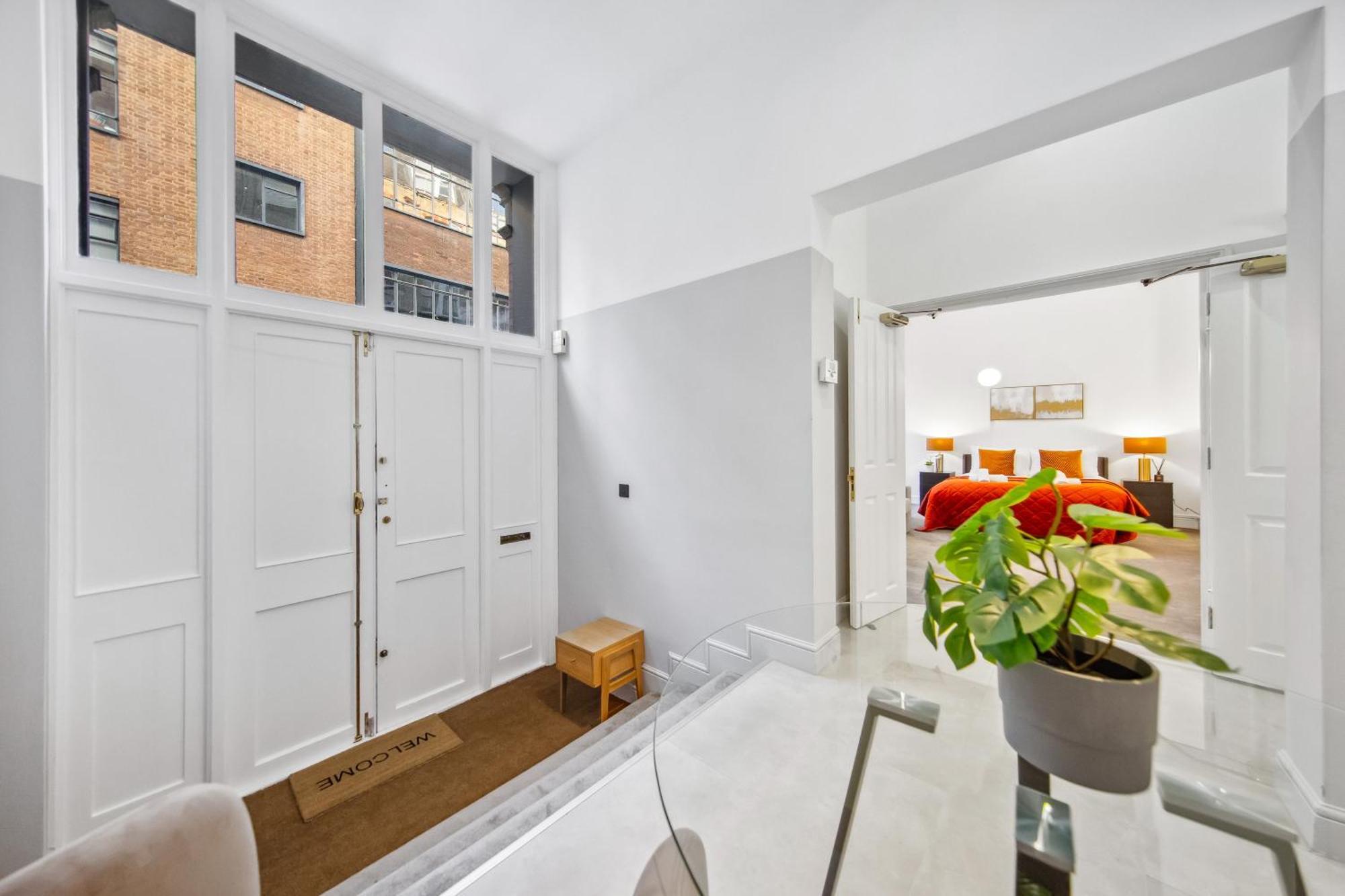 Modern 2 Bed Flat - Near Farringdon & Old Street Station - *