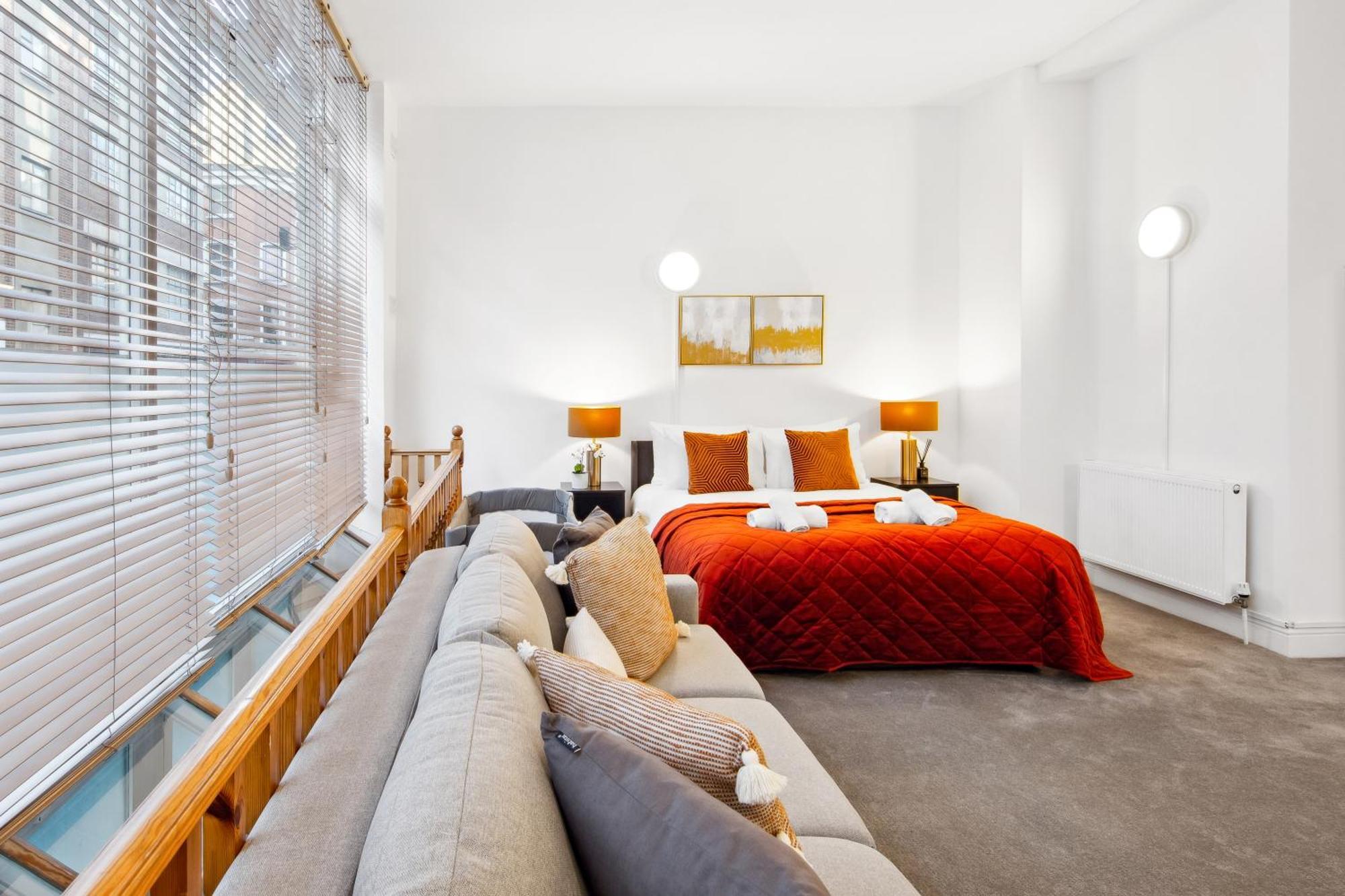 Modern 2 Bed Flat - Near Farringdon & Old Street Station -