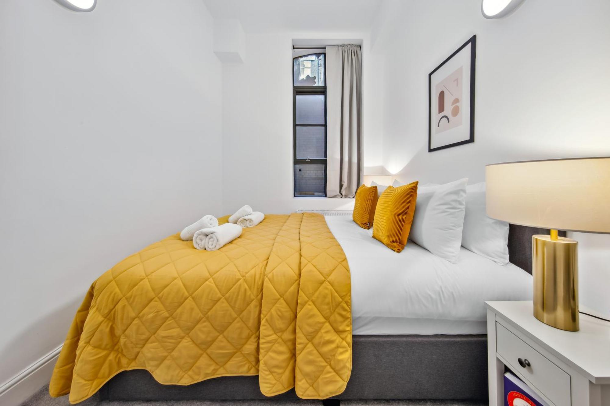 Modern 2 Bed Flat - Near Farringdon & Old Street Station -