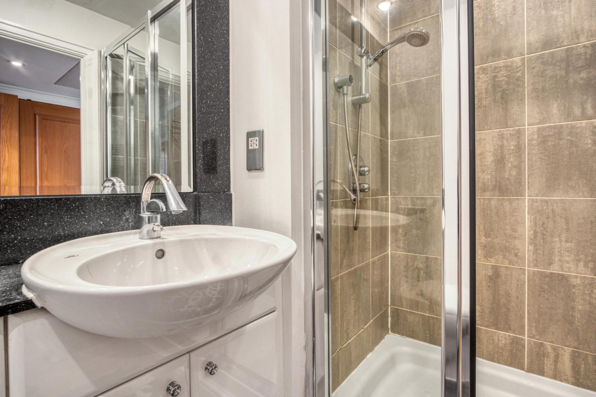 Paddington Spontaneous Side 2br 2ba Appartement Londres