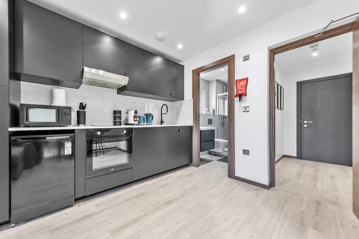 Modern - Golders - Near Station Appartement *