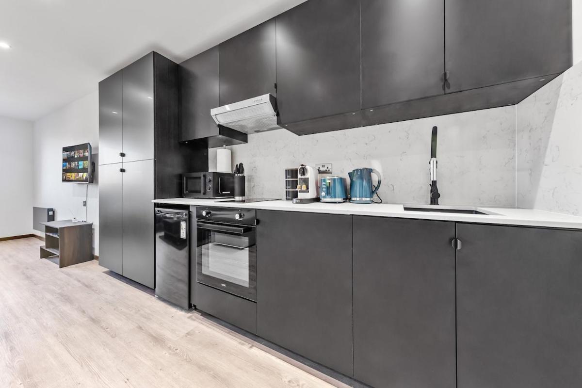 Modern - Golders - Near Station Appartement *