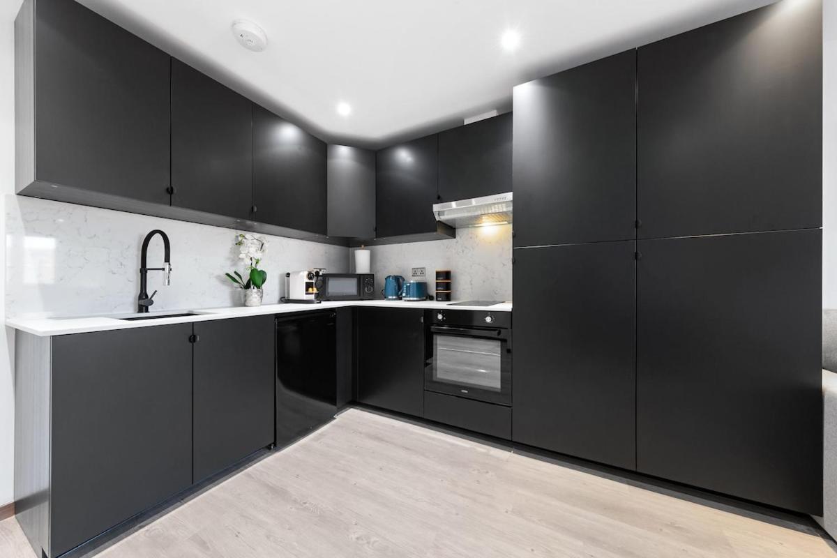 Modern - Near Station - Apartamento *