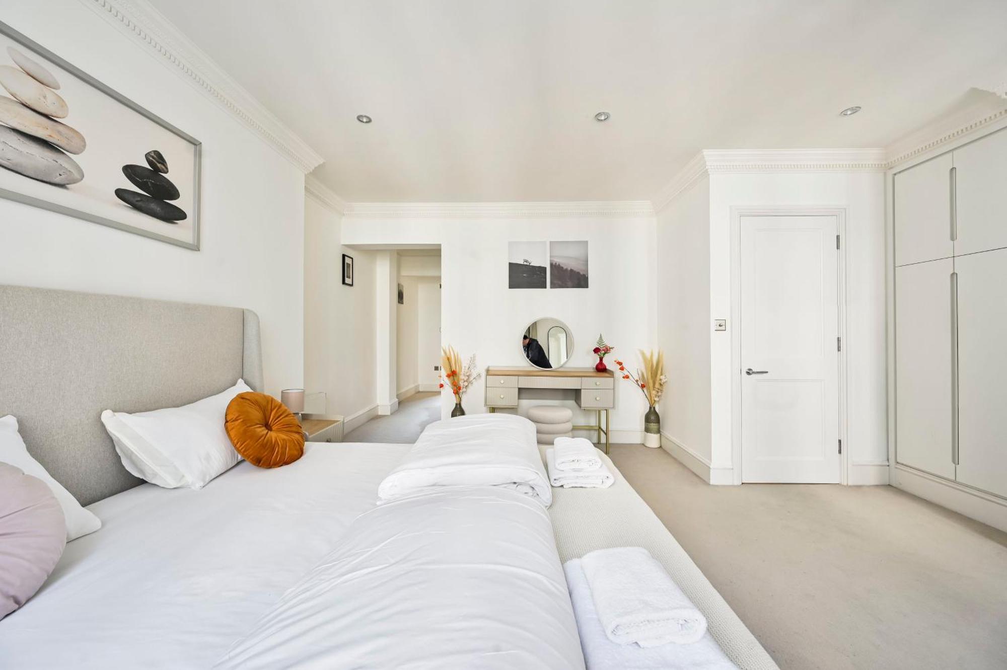 Spacious Fitzrovia 3 Bed * Londres