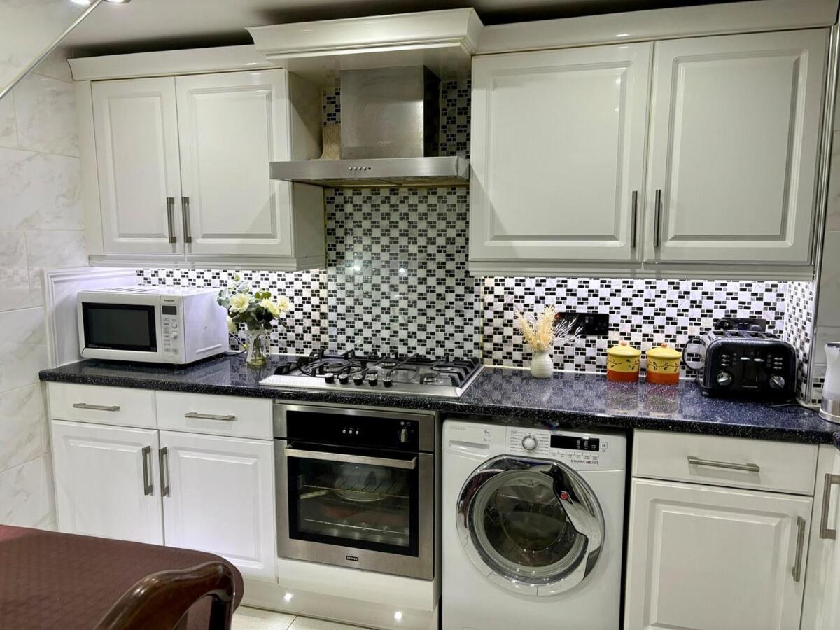 Spacious 3 Bedroom By Brick Lane Appartement *