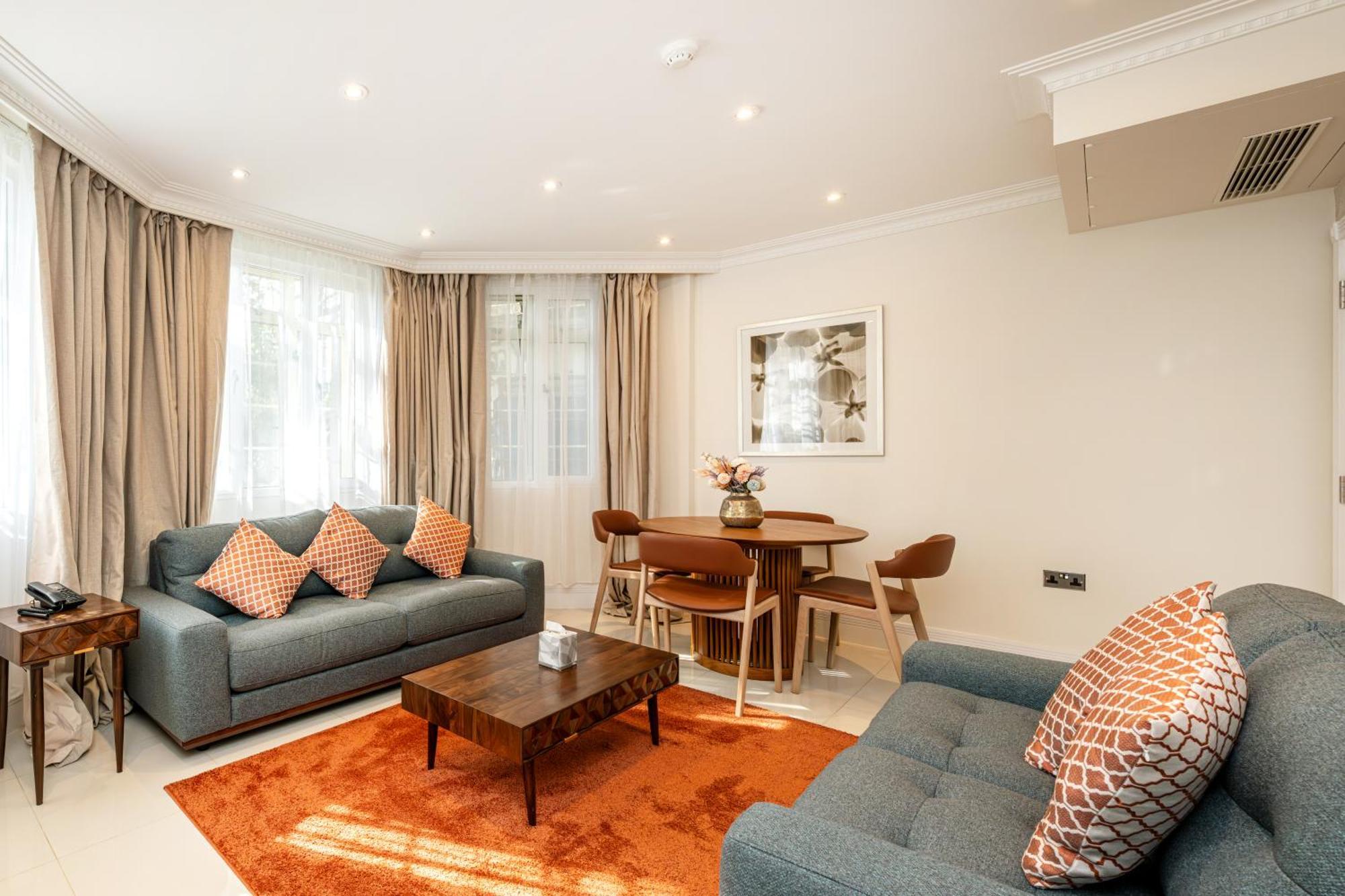 Aparthotel Fountain House 5*