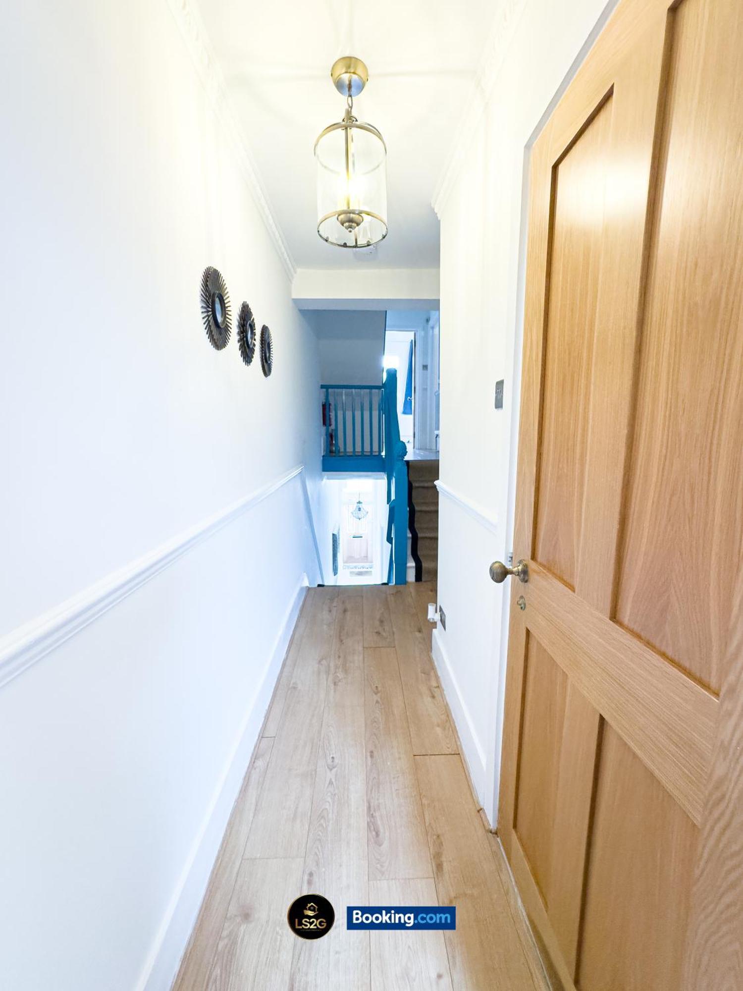 Stunning House By Ls2g Short Lets & Serviced Greater With Free Wifi Сasa de vacaciones